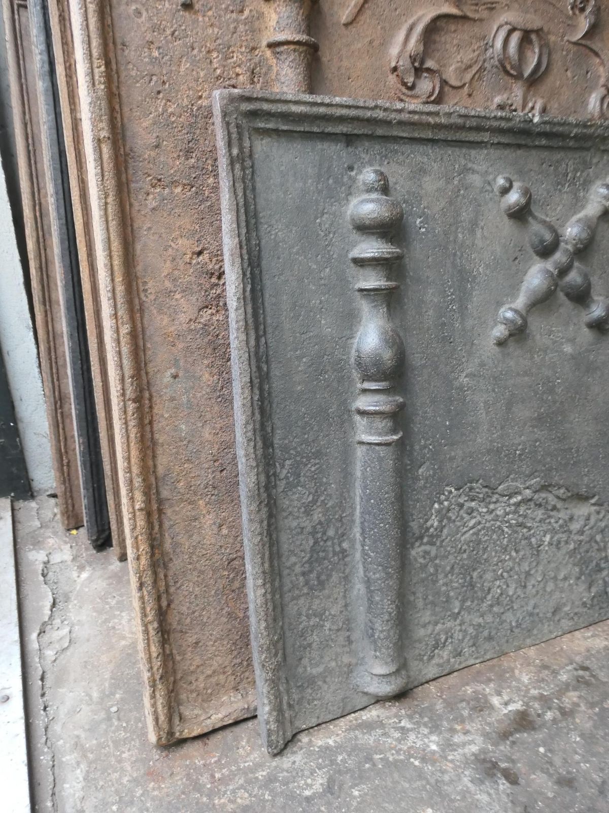 photo furniture 17th 18th Century French Louis XIV 'Saint Andrew's Cross' Fireback / Backsplash