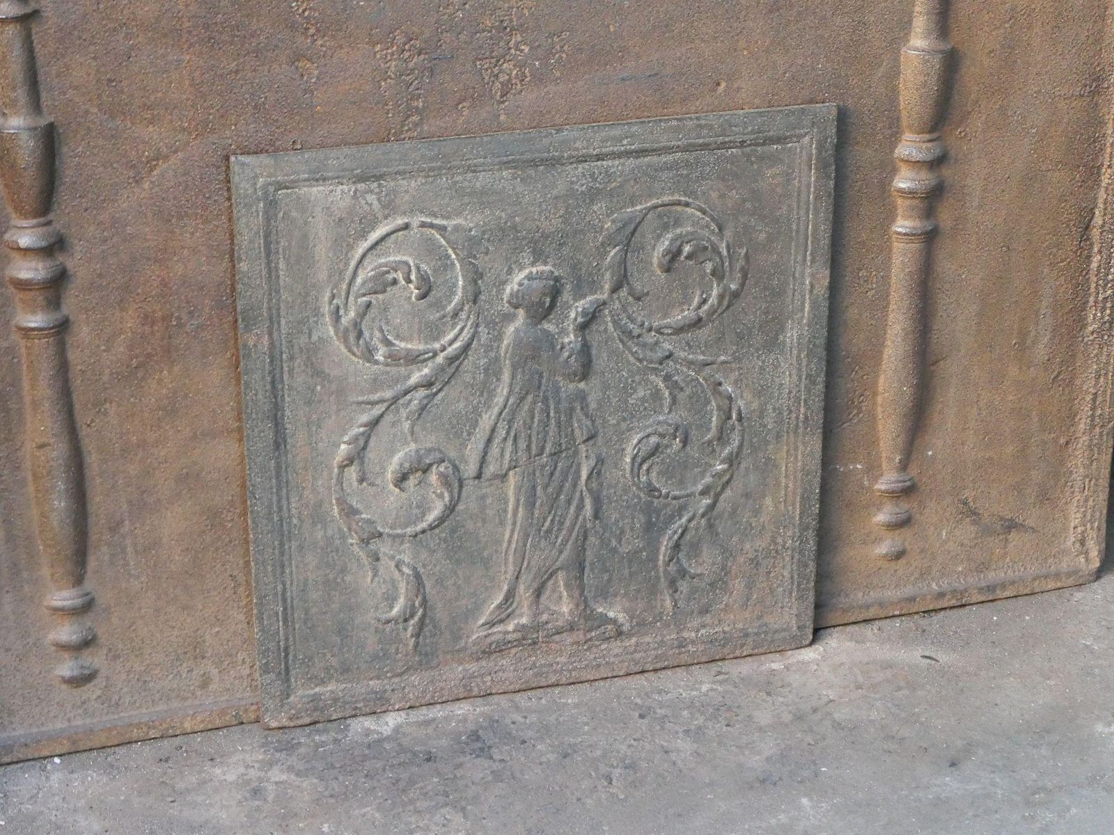 French Neoclassical Period 'Lady' Fireback / Backsplash, 19th Century photo vinterior