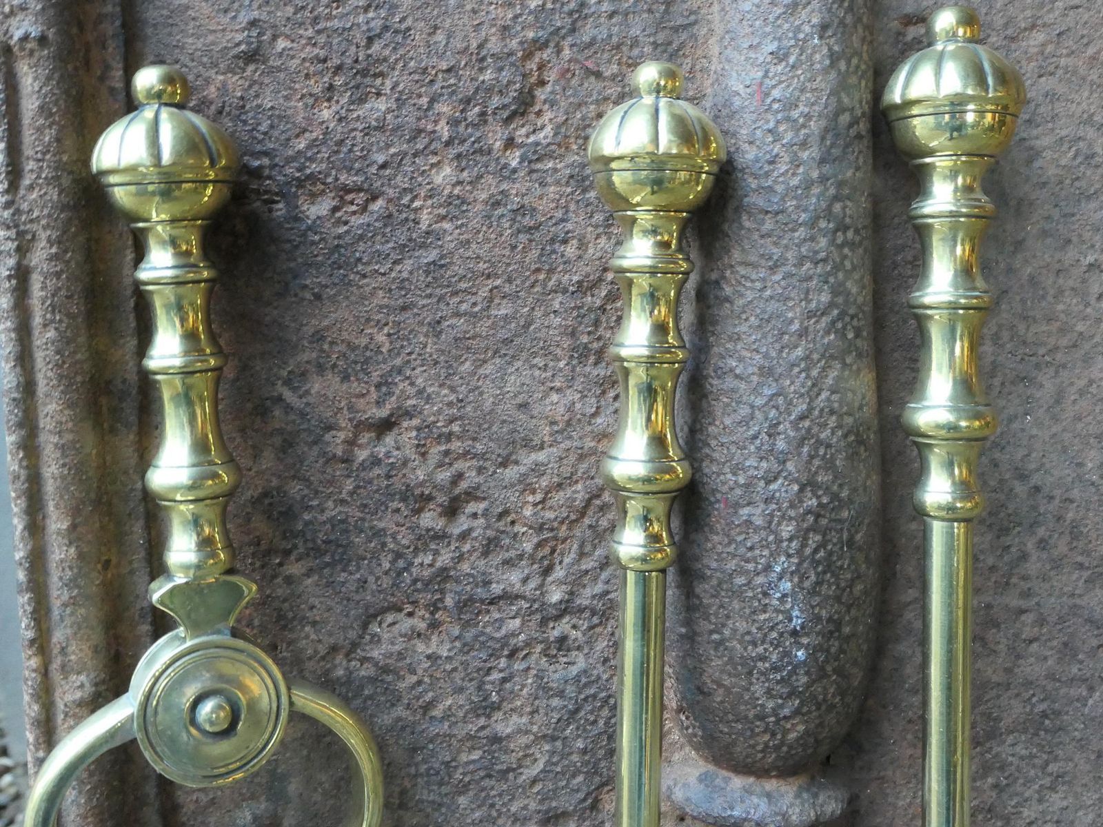 550.0 Antique English Polished Brass Victorian Style Fireplace Set, 19/20th C photo