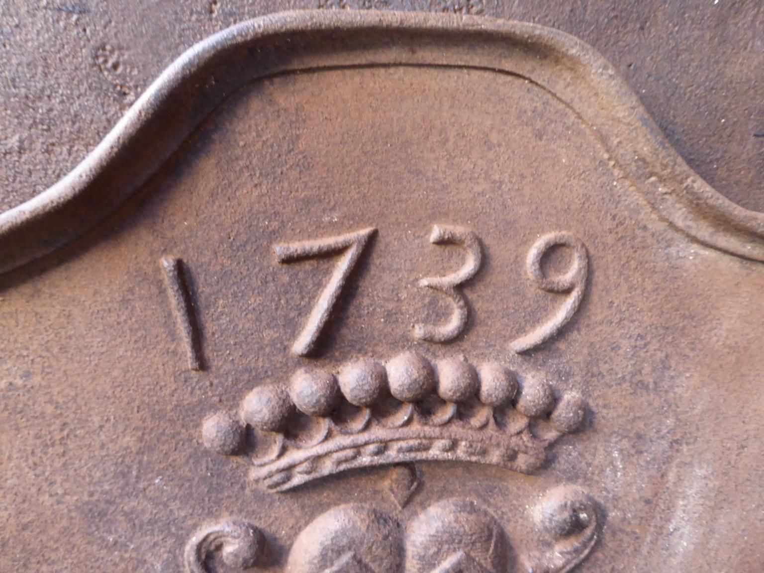French Louis XIV Style 'Coat Of Arms' Fireback / Backsplash photo vintage