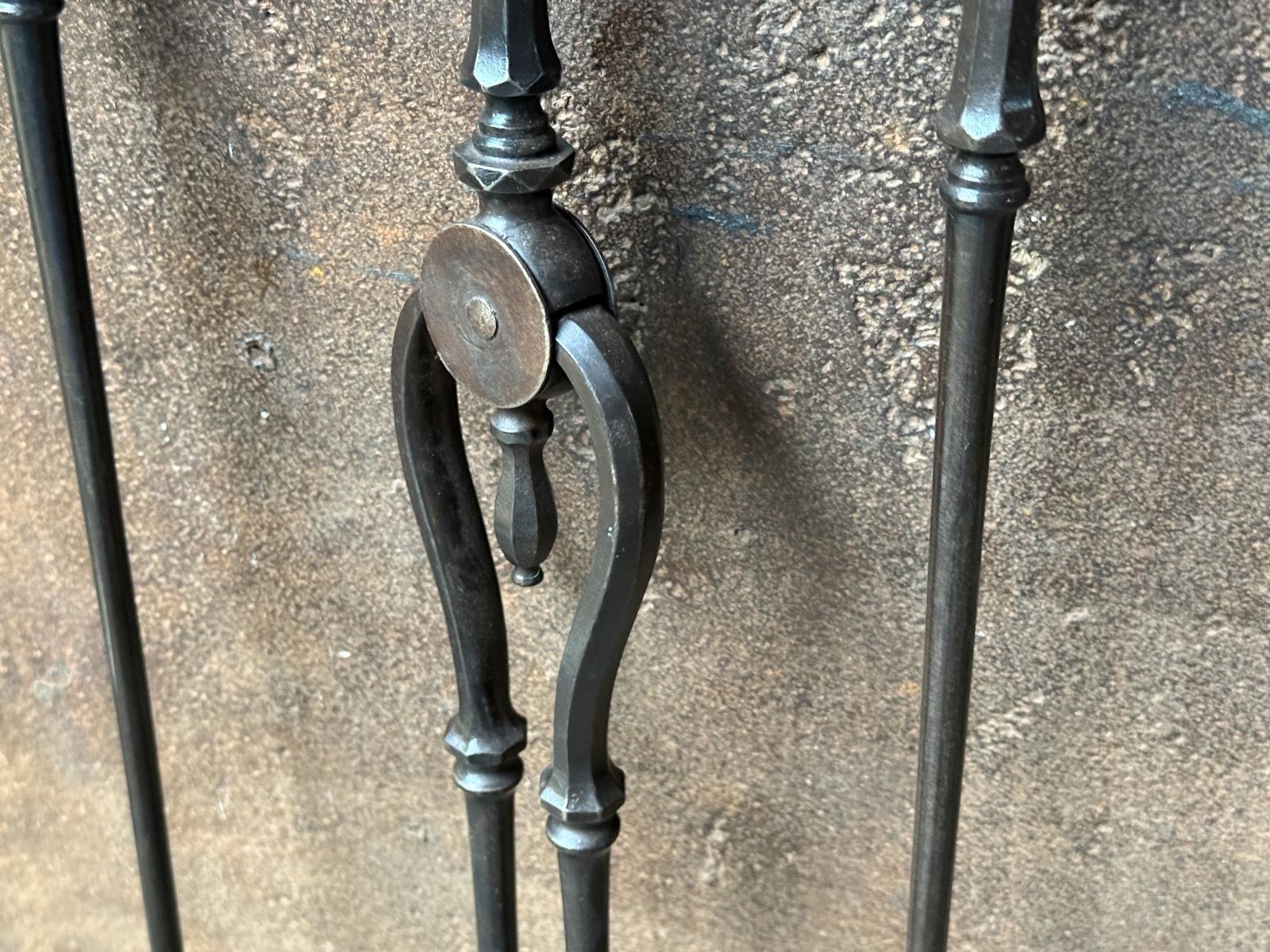 photo vintage Victorian Fireplace Tools Or Fire Irons, 19th Century, United Kingdom