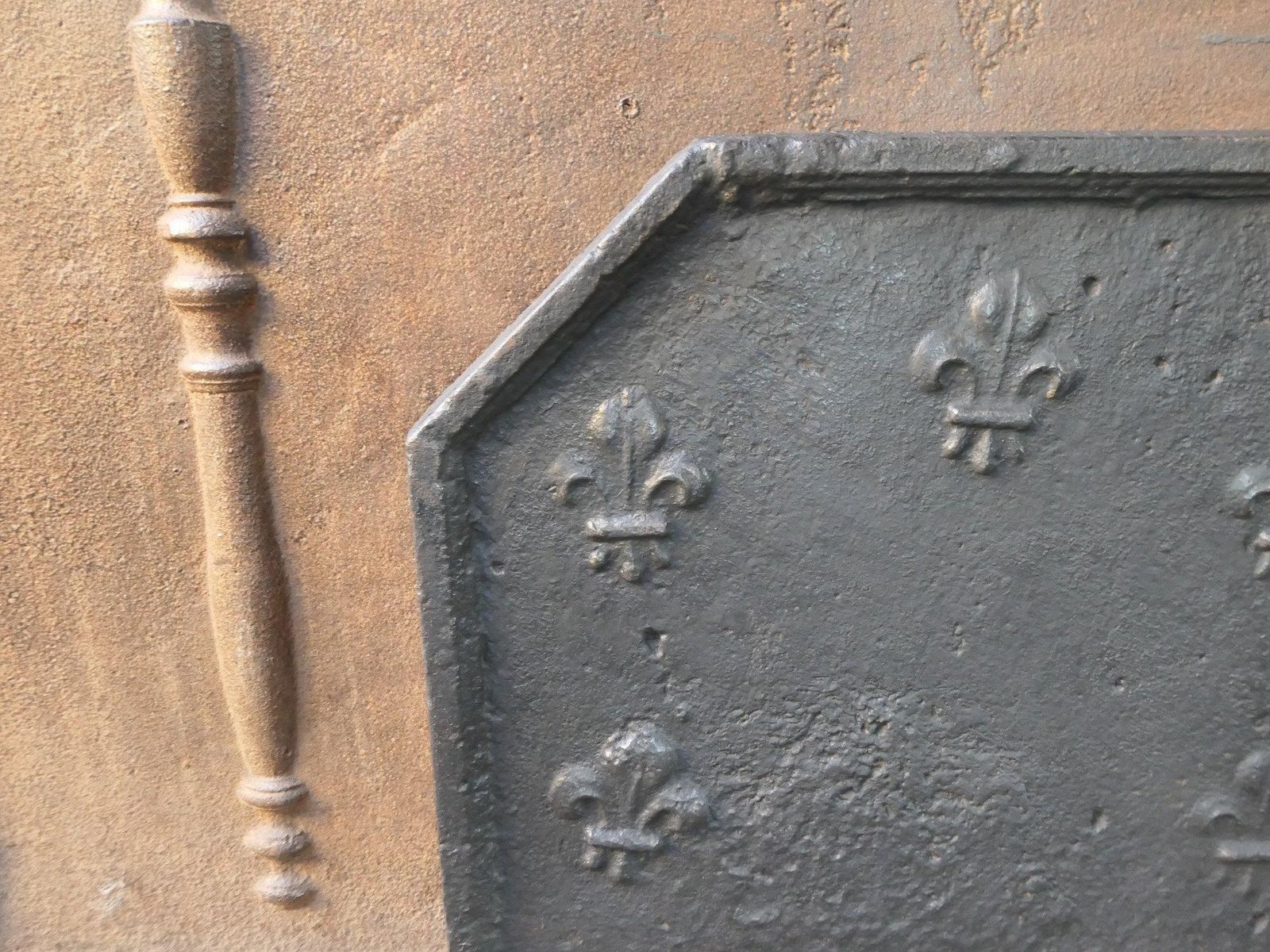 Early 18th Century French Louis XIV Fireback / Backsplash With Fleurs De Lys photo vintage