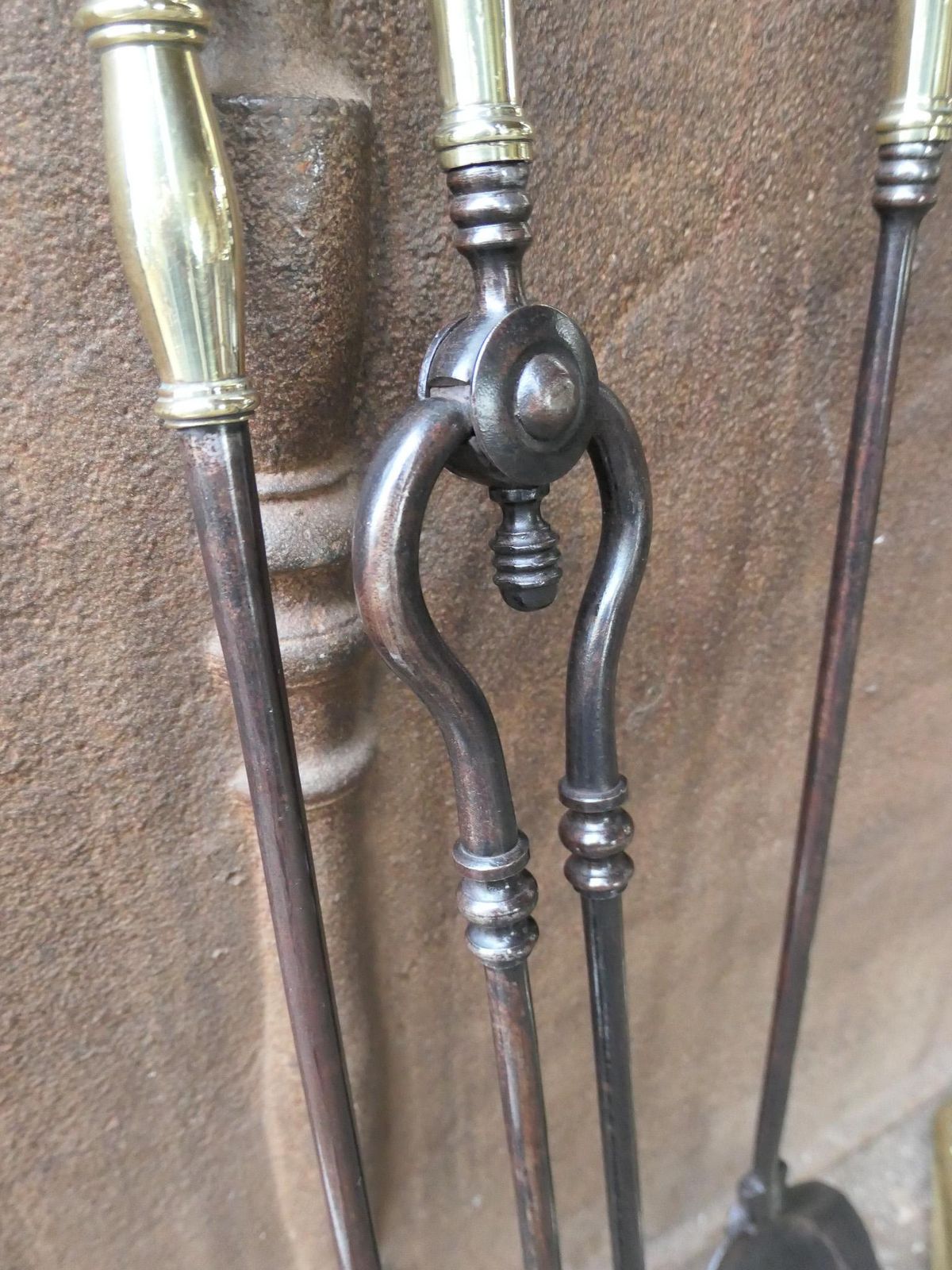 photo vintage English Victorian Fireplace Tools Or Companion Set, 20th Century
