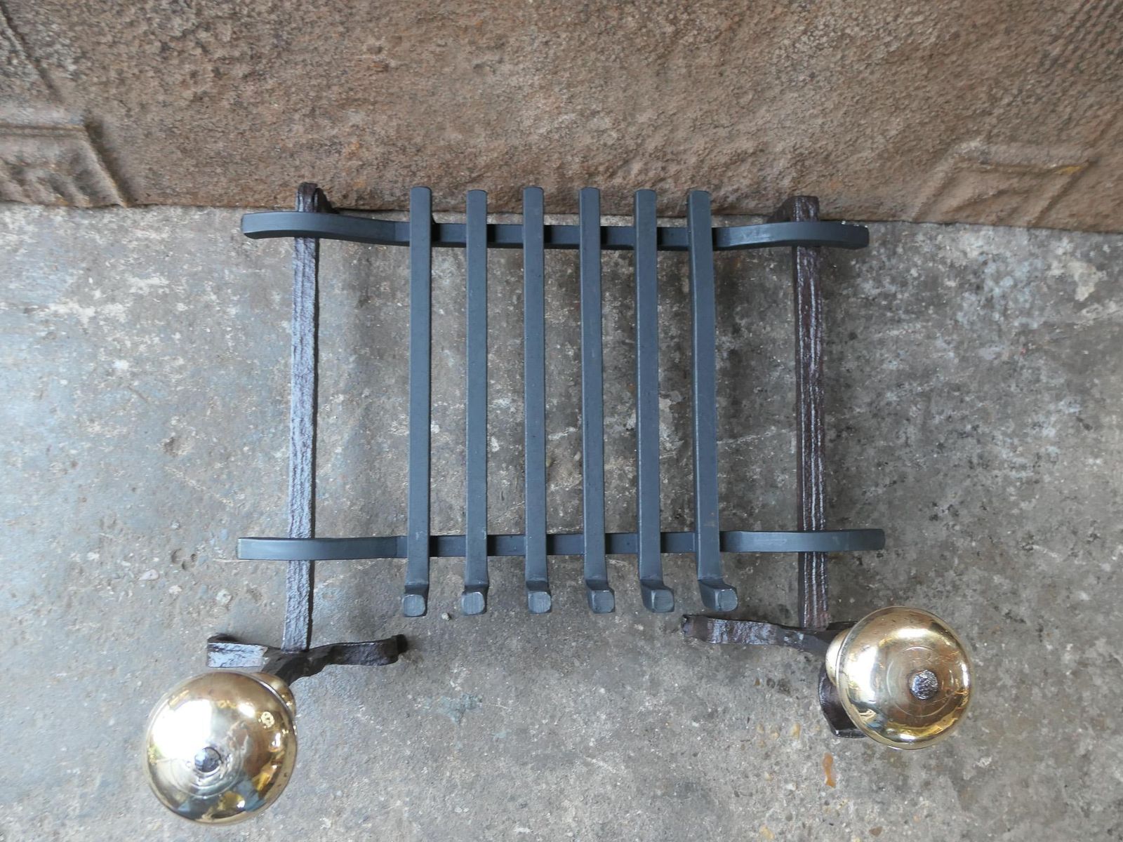 photo vinterior French Louis XV Period Fireplace Grate Or Fire Basket, 18th Century