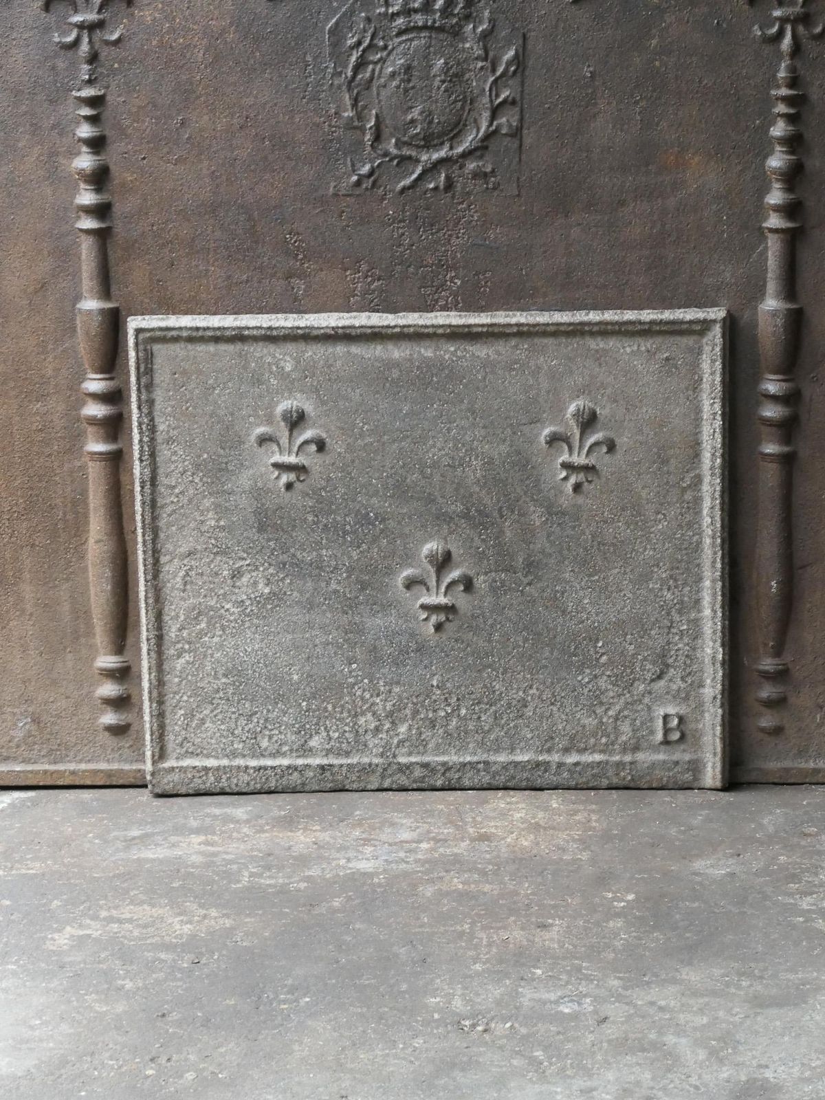 18th Century French Louis XV Fireback / Backsplash With Fleurs De Lys photo for sale
