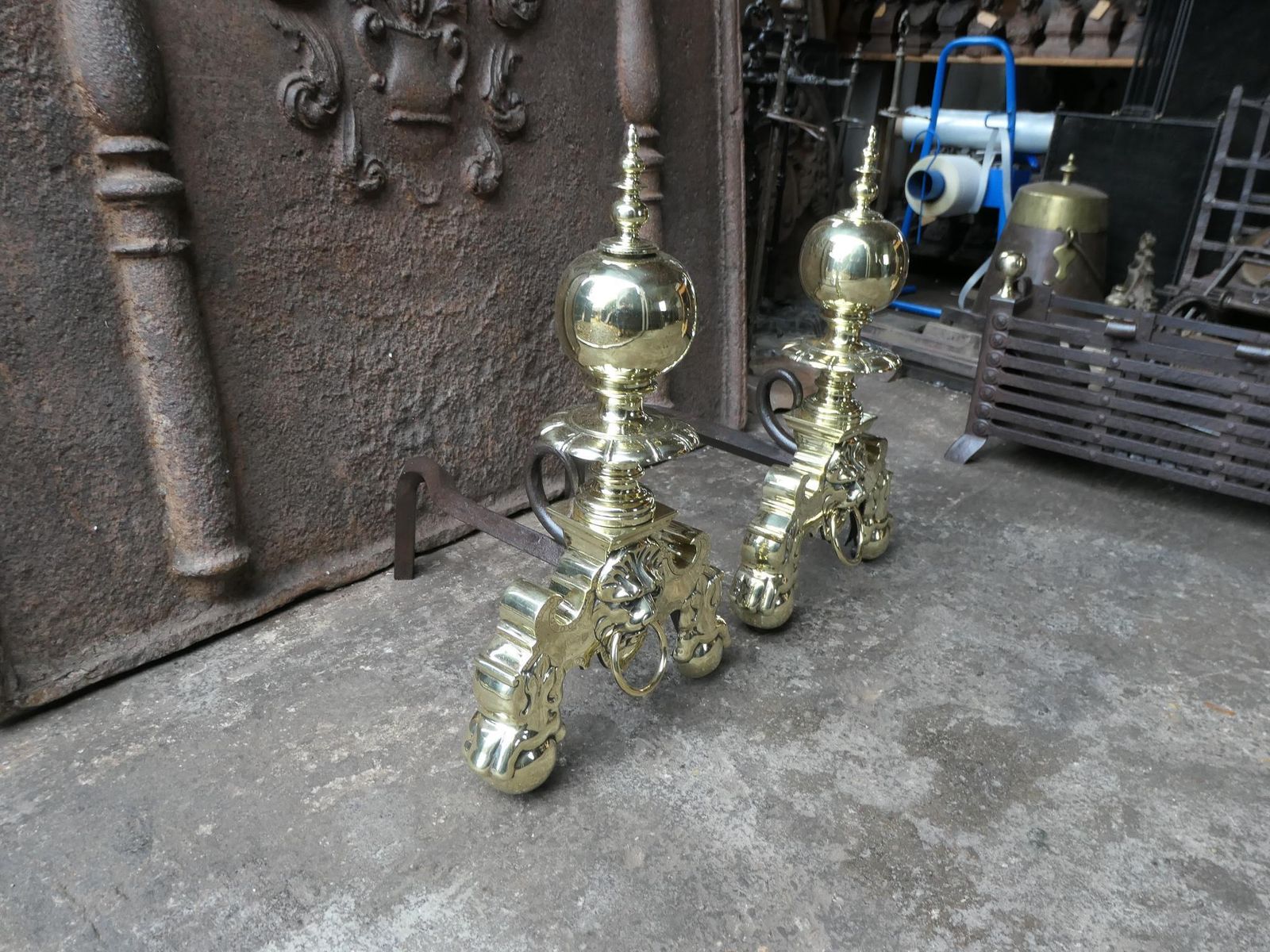 photo vintage 19th Century French Louis XIV Style Polished Brass Andirons Or Firedogs