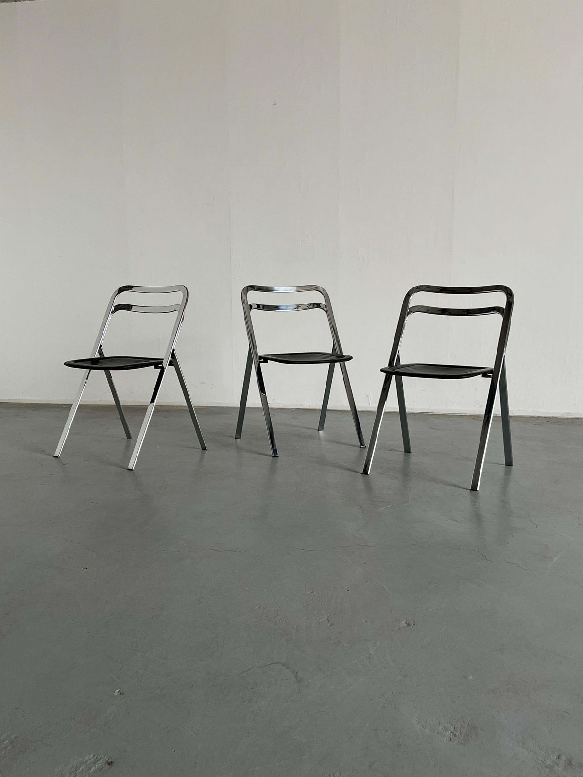 Set Of 4 Vintage Mid Century “Clio” Folding Chairs By Giorgio Cattelan For Cidue photo vinterior