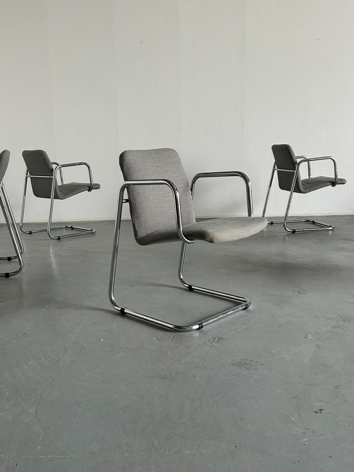 1 Of 6 Italian Space Age Chromed Tubular Steel Cantilever Lounge Armchairs, 70s photo buy