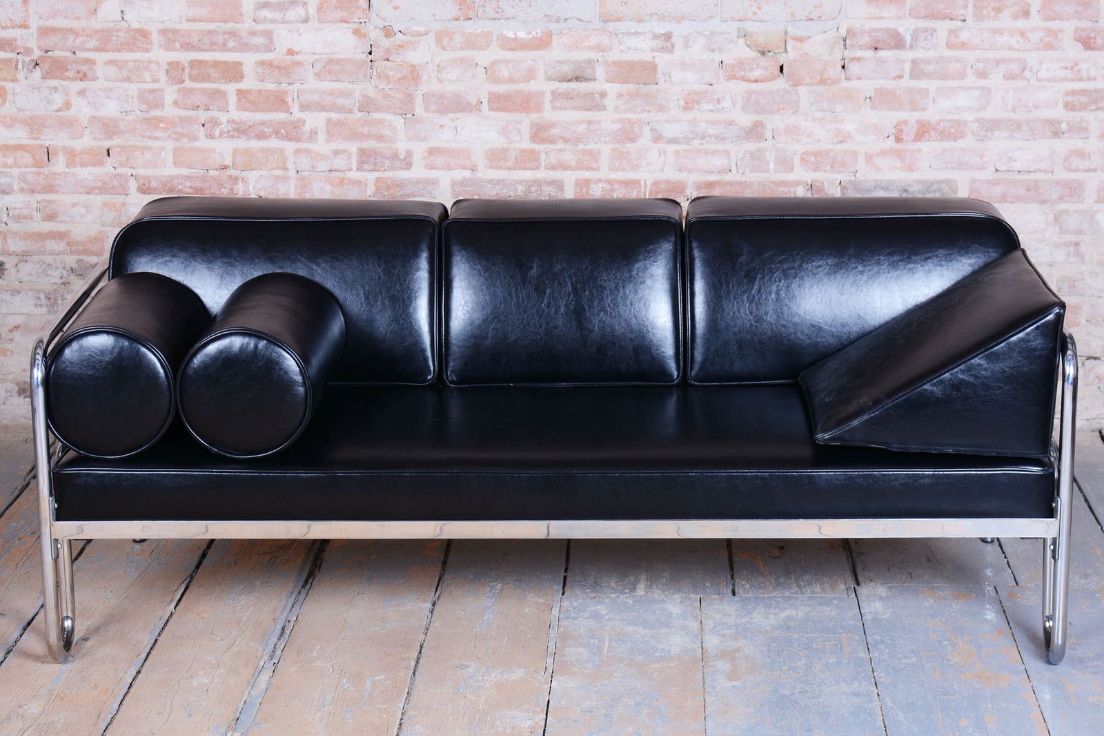 Restored Bauhaus Sofa, Chrome Plated Steel, High Quality Leather, Czech, 1930s photo 2700.0