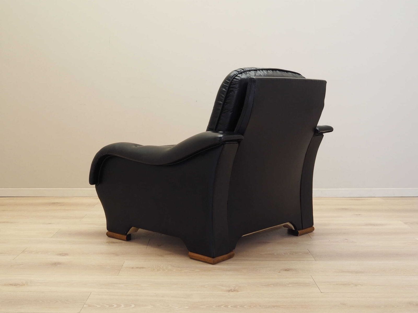 Zwarte Fauteuil, Italiaans Design, Jaren 1980, Productie: Italië photo vintage