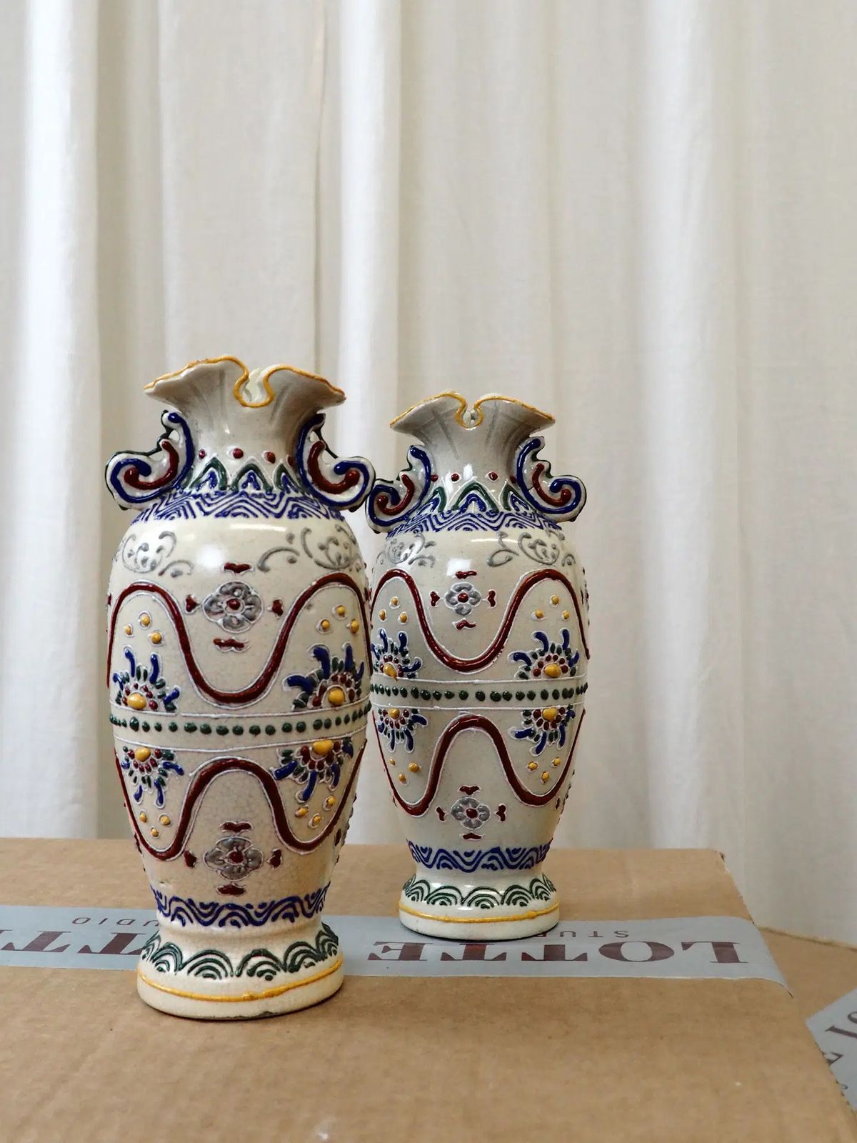 Pair Of Antique Chinese Vases, 1800s