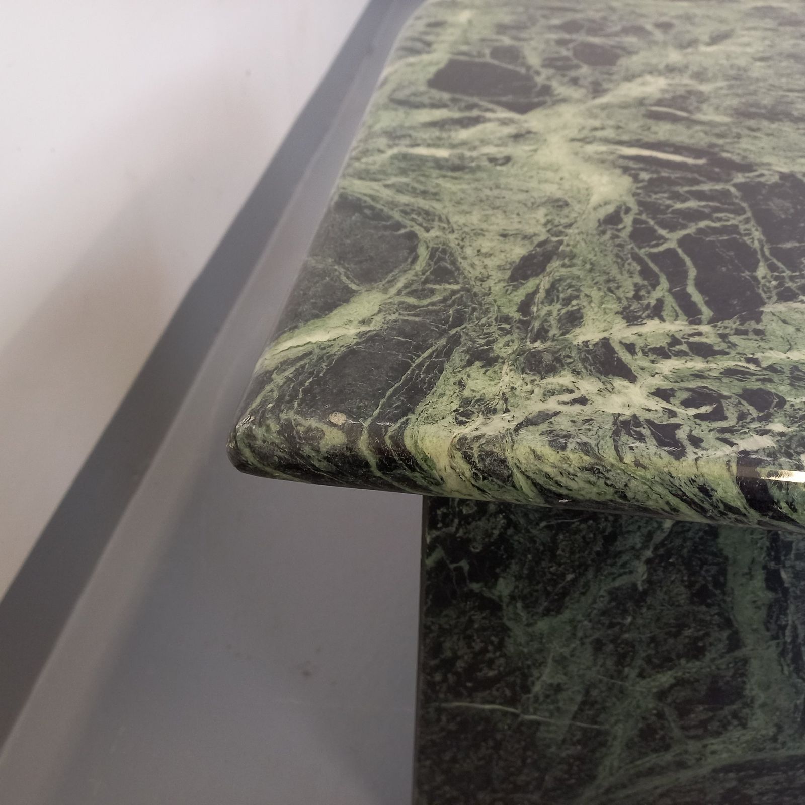 1616.0 Square Coffee Table In Green Marble And Smoked Glass photo