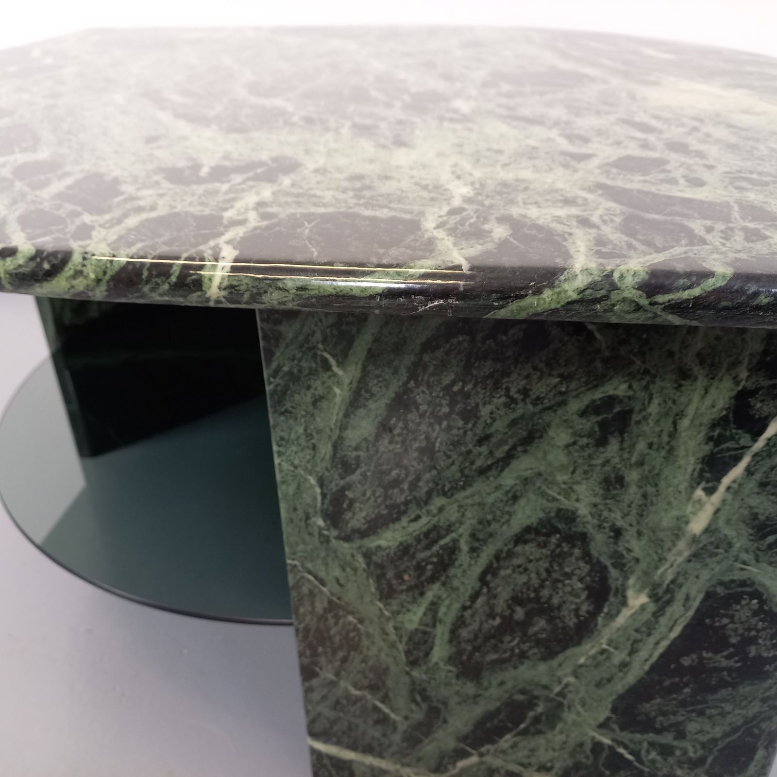 photo vinterior Square Coffee Table In Green Marble And Smoked Glass