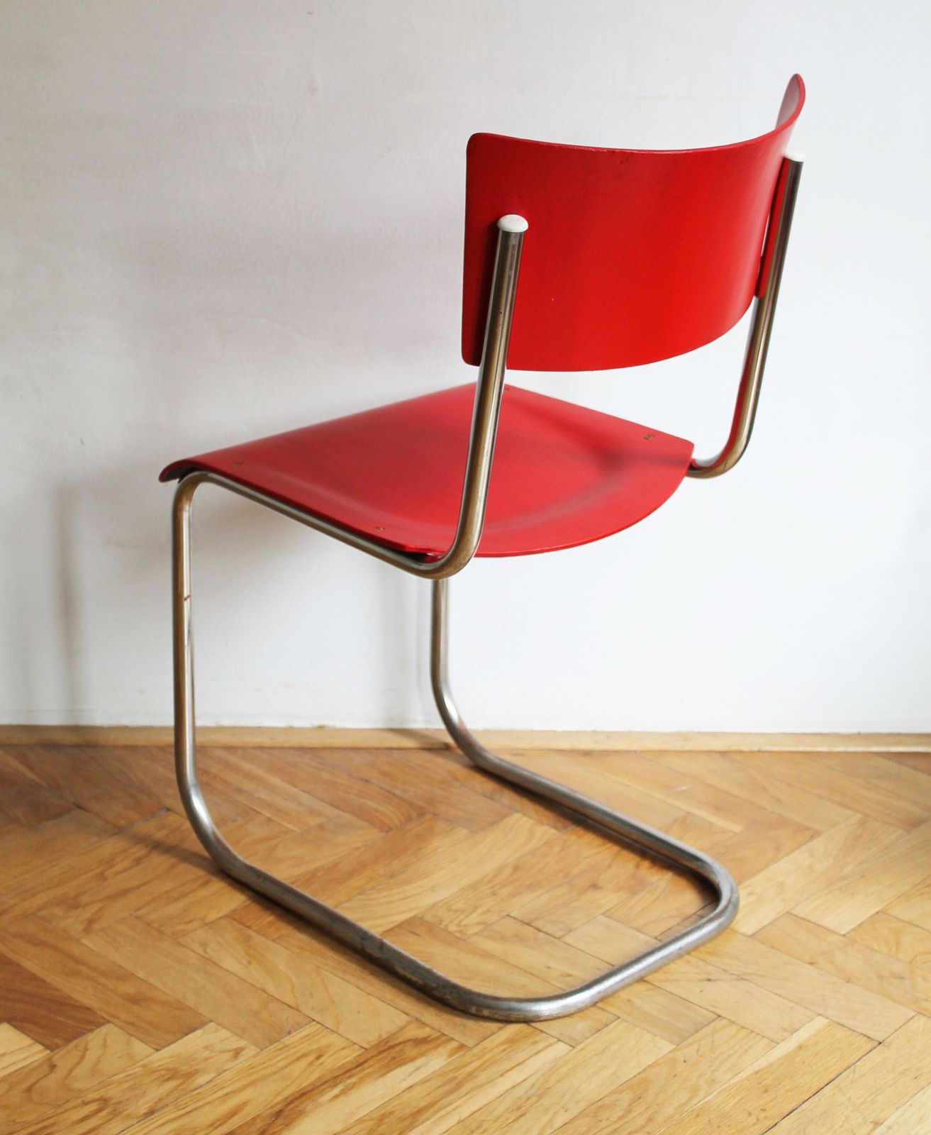 photo furniture Bright Red 1950's Modernist Cantilevered Chair