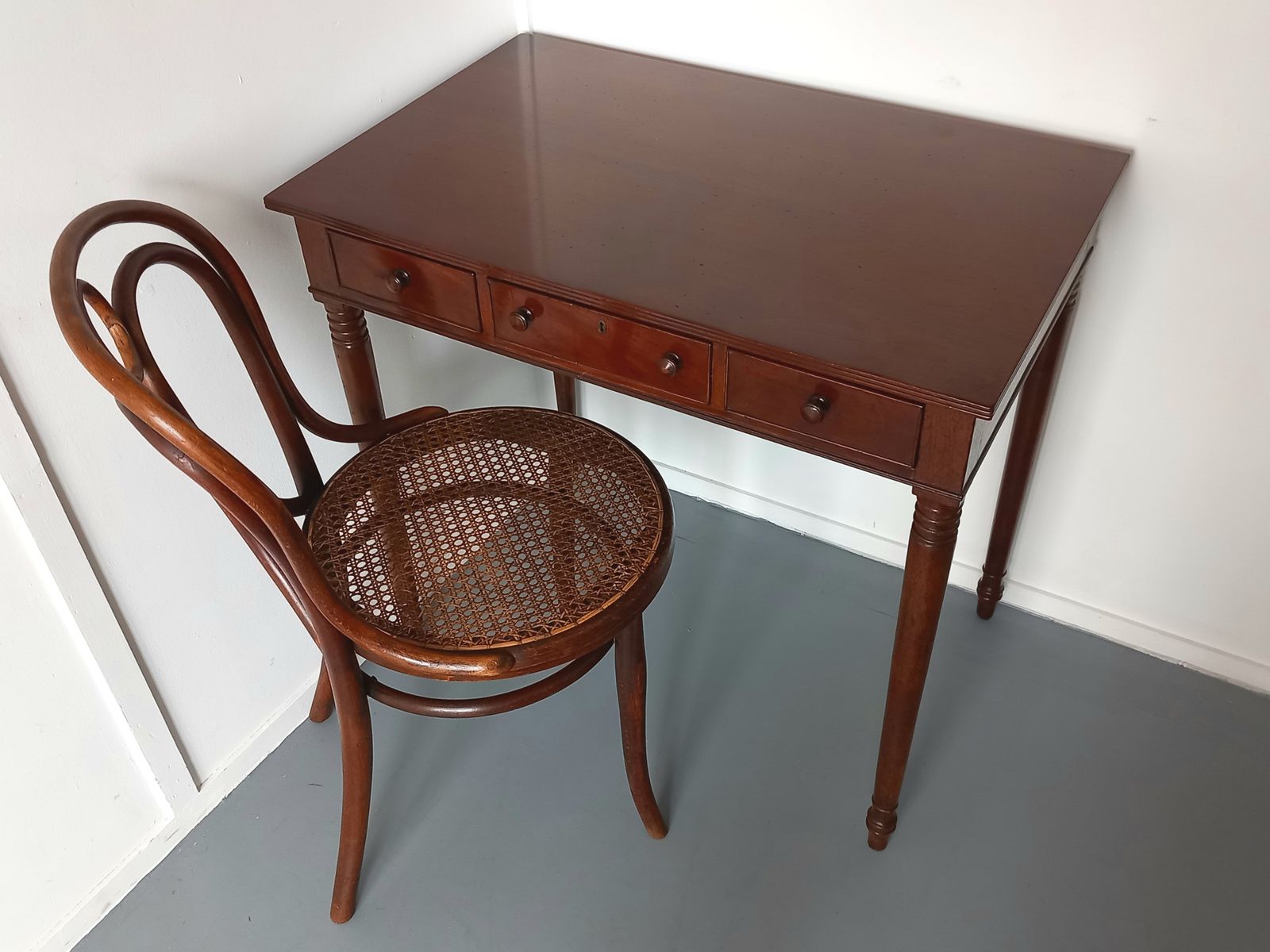 Three Drawer Mahogany Side Table photo 750.0
