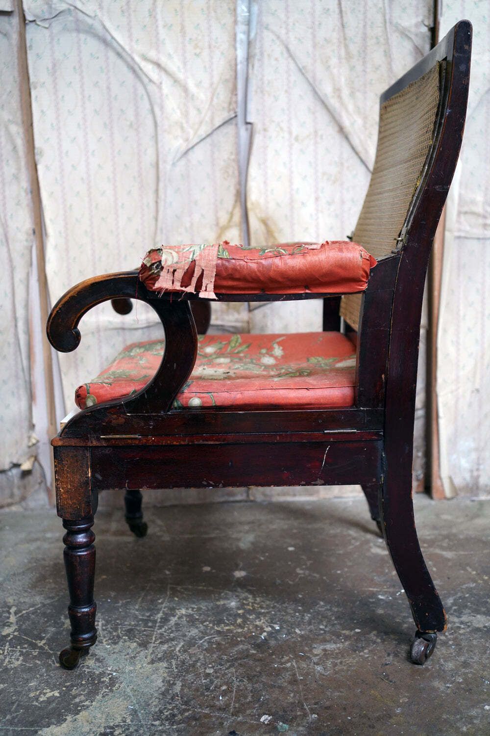 A Regency/William IV Period Mahogany Campaign & Silk Upholstered Armchair C.1825 37 photo vinterior