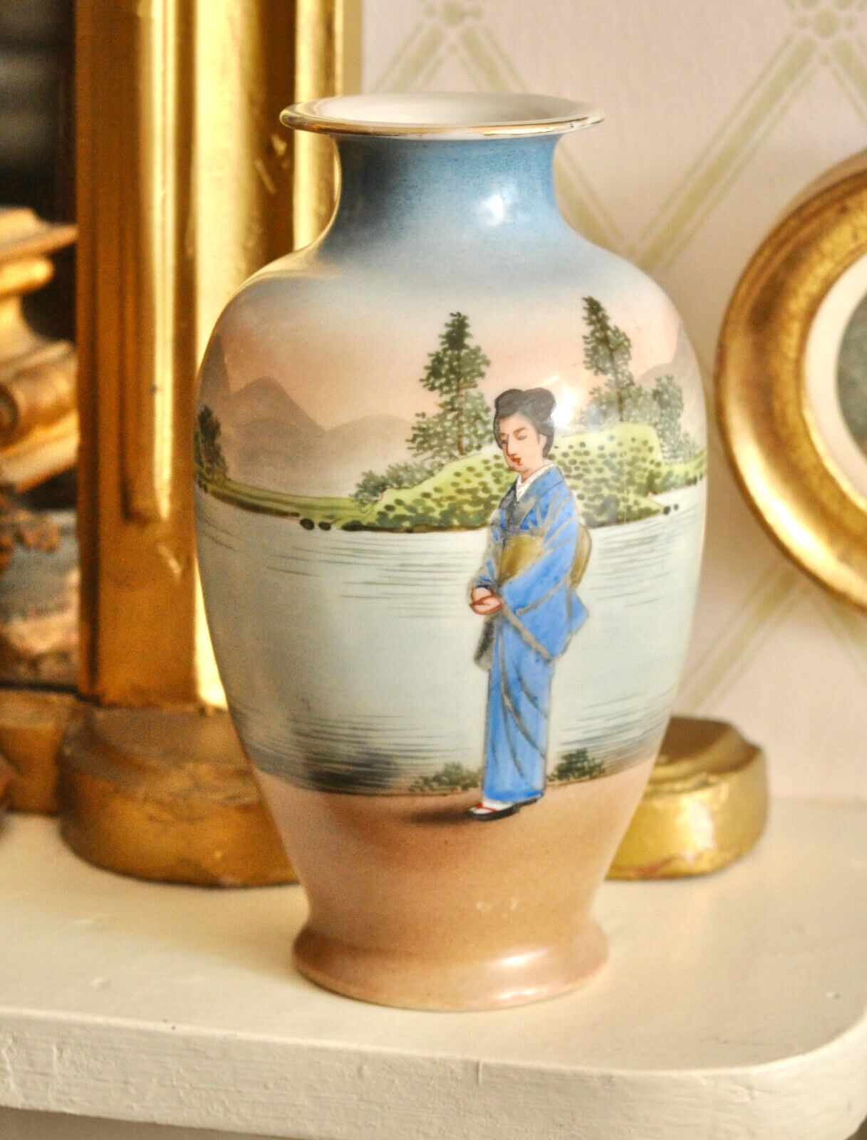 A Pretty Japanese Geisha Vase, Meiji Period, Satsuma, Signed photo furniture
