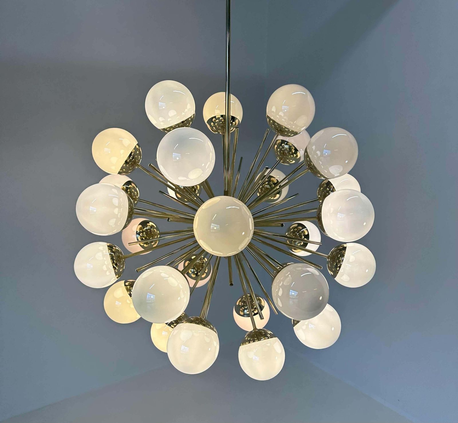 Stunning Mid Century Modern Murano Glass & Brass Sputnik Chandelier photo for sale