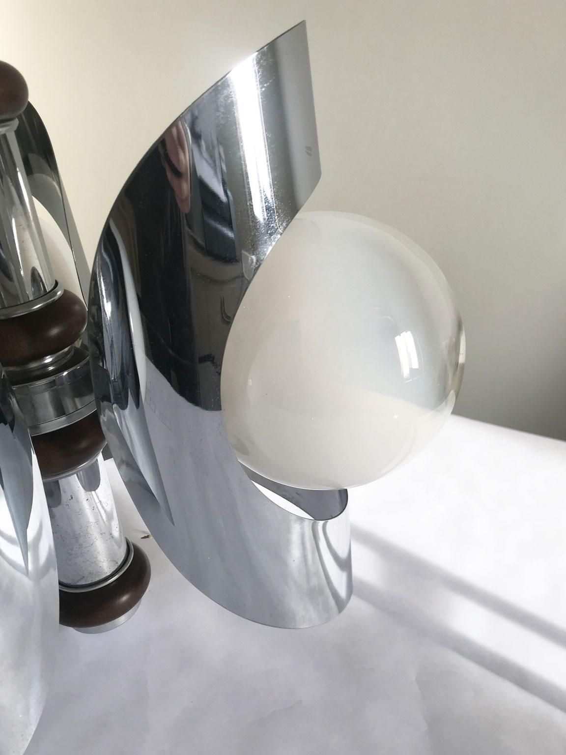 photo vintage Italy 1970 Mid Century Modern Chandelier Metal Chrome And Glass