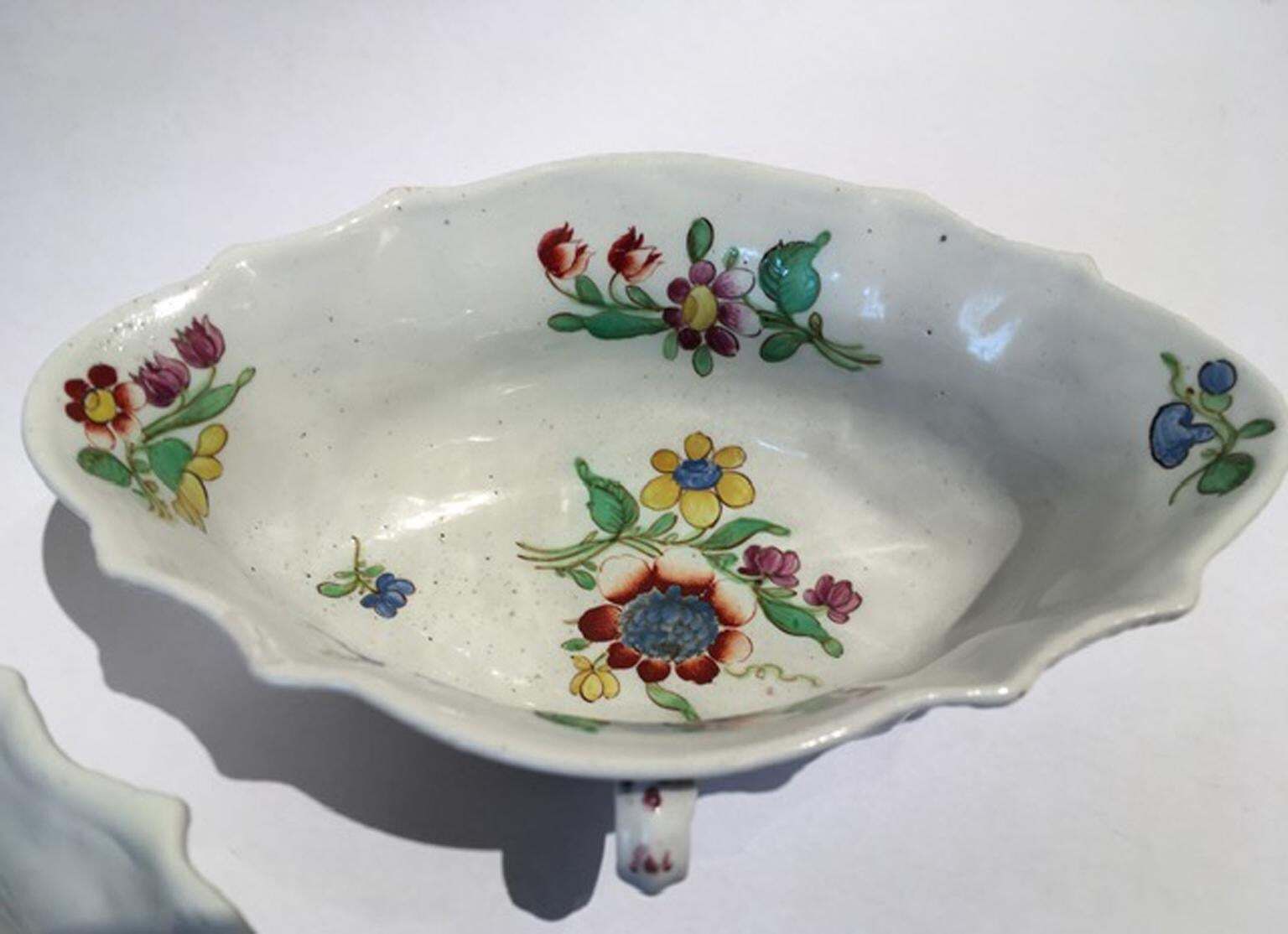 Italy 18th Century Italy Richard Ginori Doccia Pair Of Porcelain Sauce Bowls photo for sale