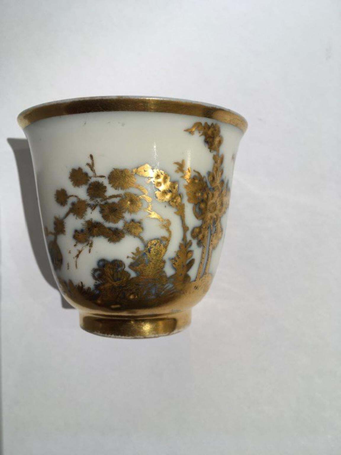 Meissen Mid 18th Century Cup White Porcelain With Golden Drawings Japonese Style photo Home Decor