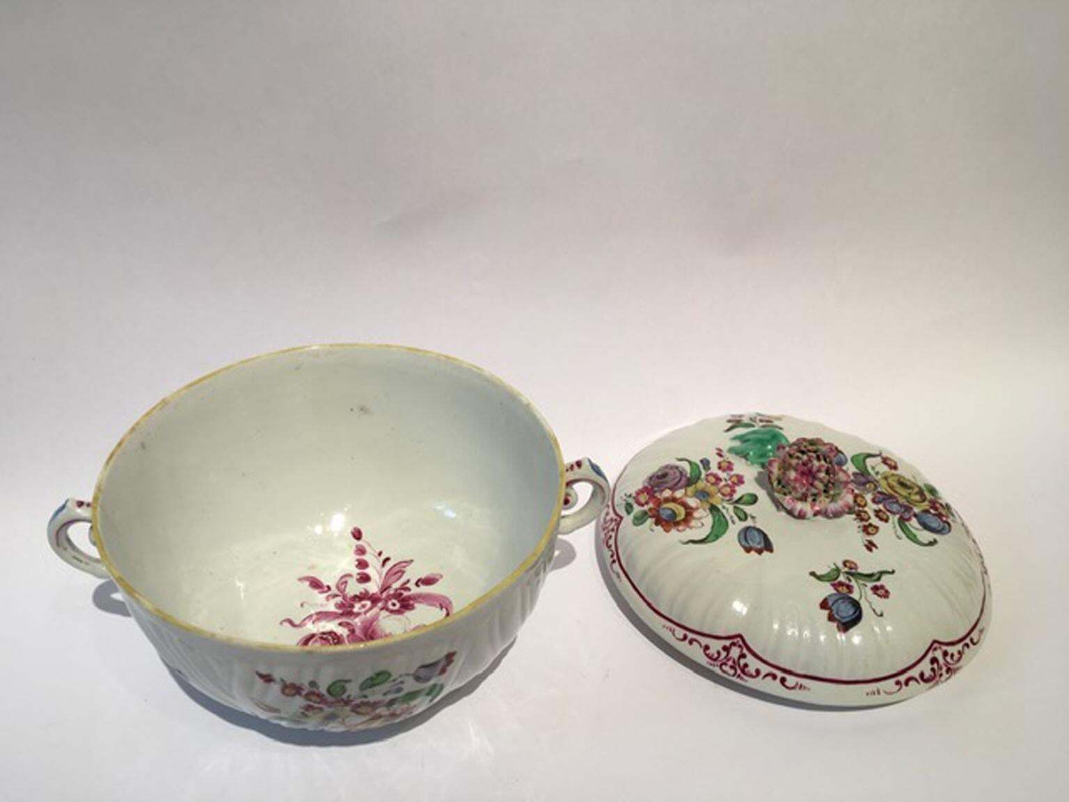 Home Decor Italy 18th Century Richard Ginori Porcelain Covered Cup With Floral Drawings photo