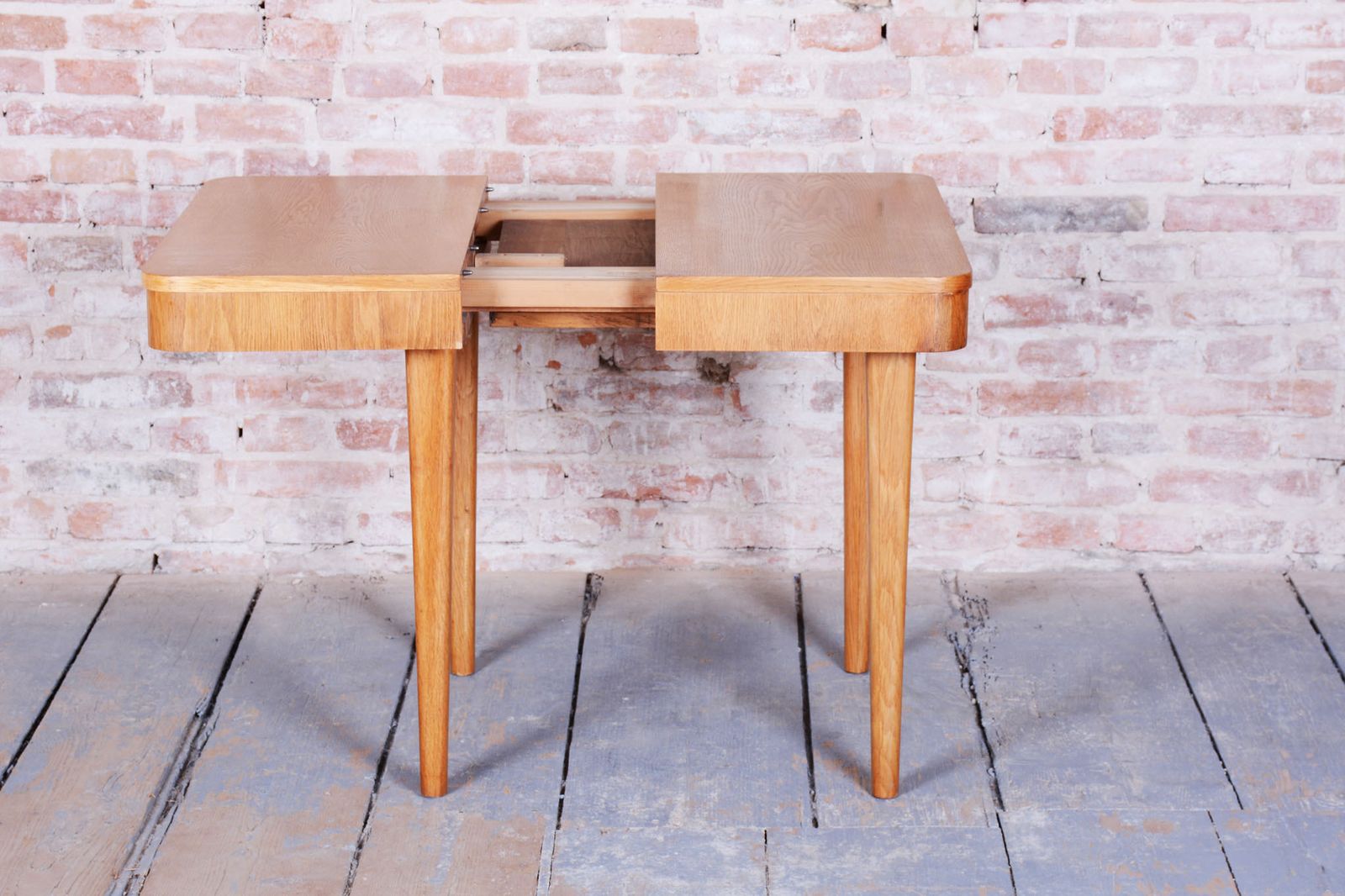 photo vinterior Extendable Art Deco Dining Table, By Jindřich Halabala, Up Závody, Czech, 1940s