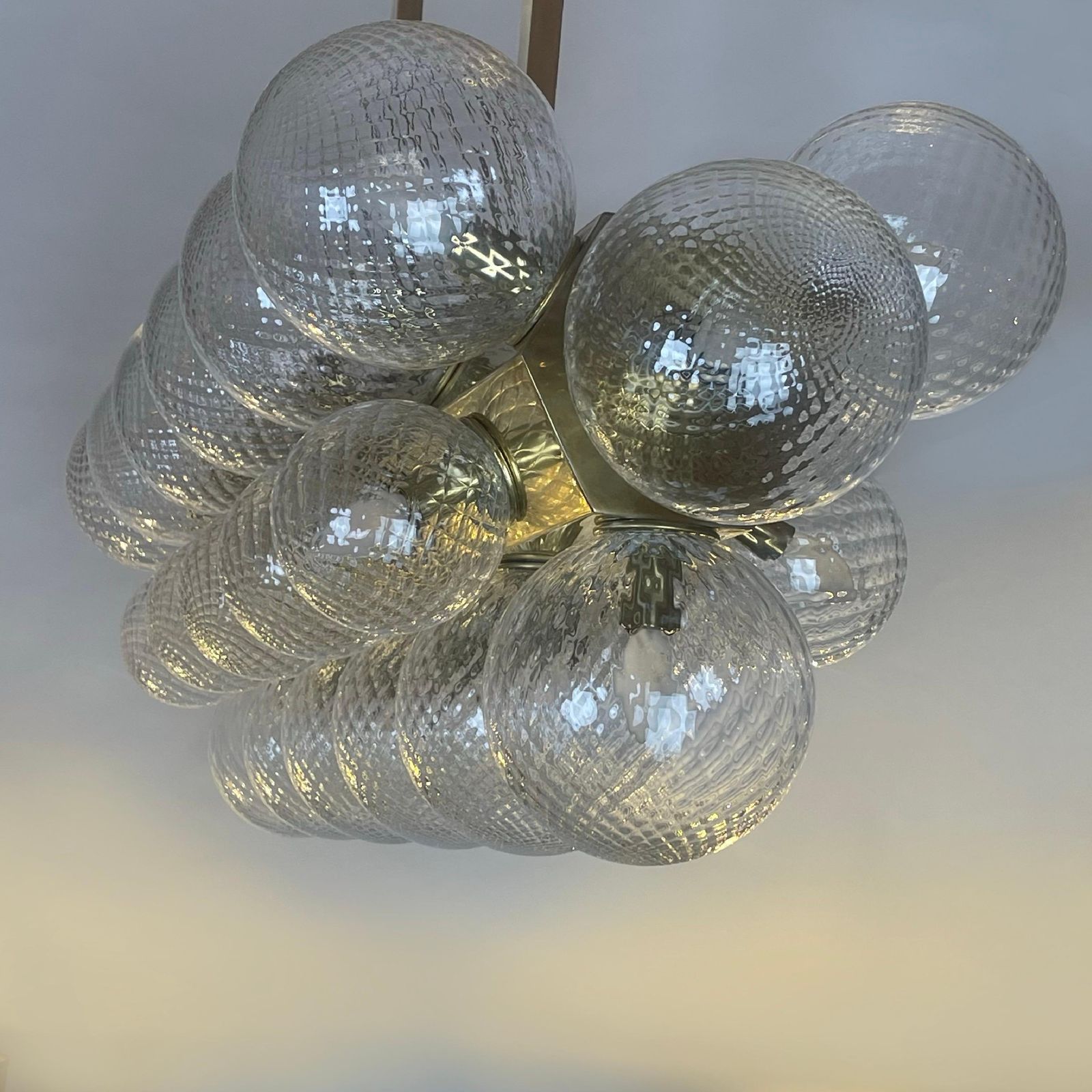 Late20th Century Italian Brass W/ Transparent Murano Art Glass Boules Chandelier photo vinterior