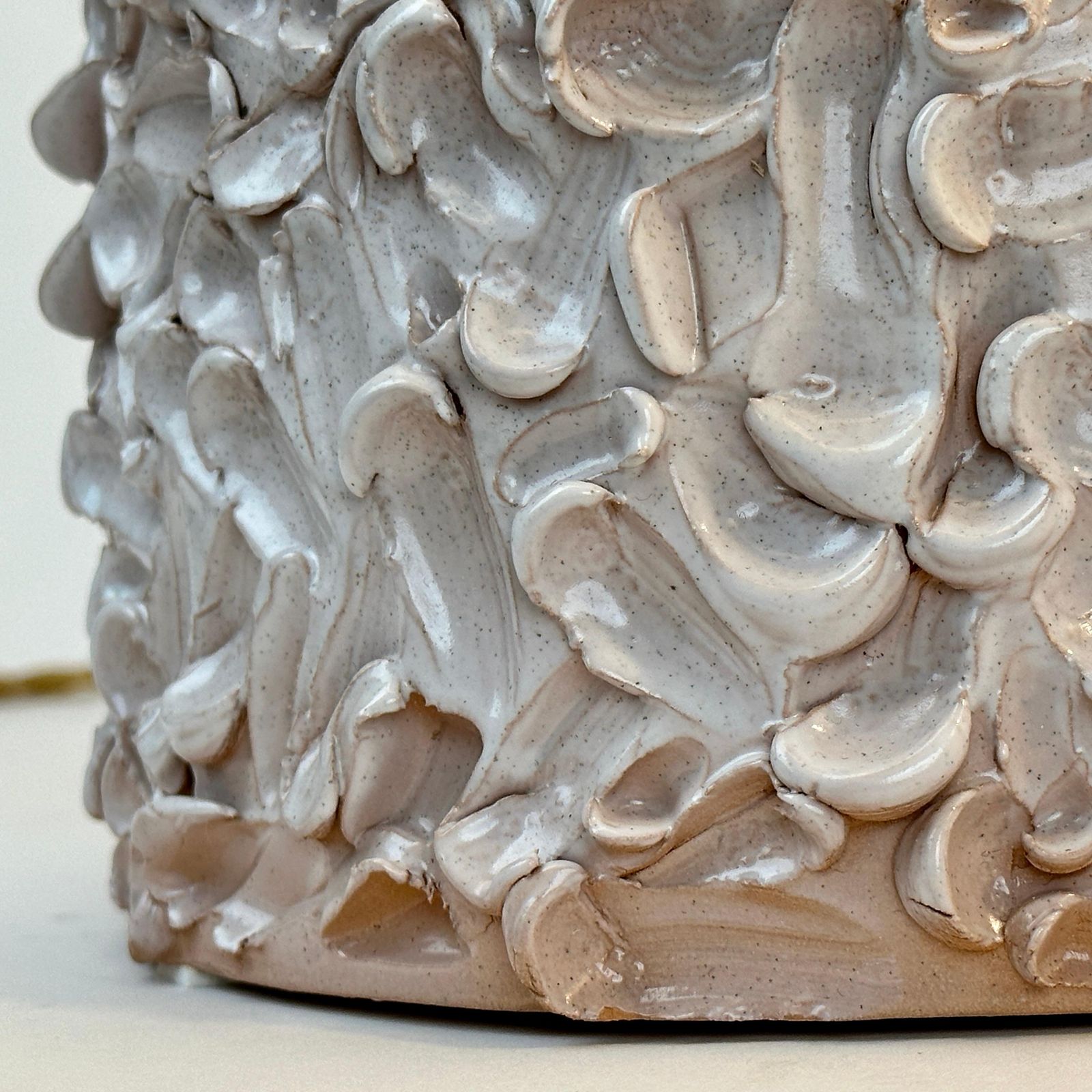 Late 20th Century Pair Of Italian White Ceramic Sculptural Table Lamps W/ Shades photo Lighting