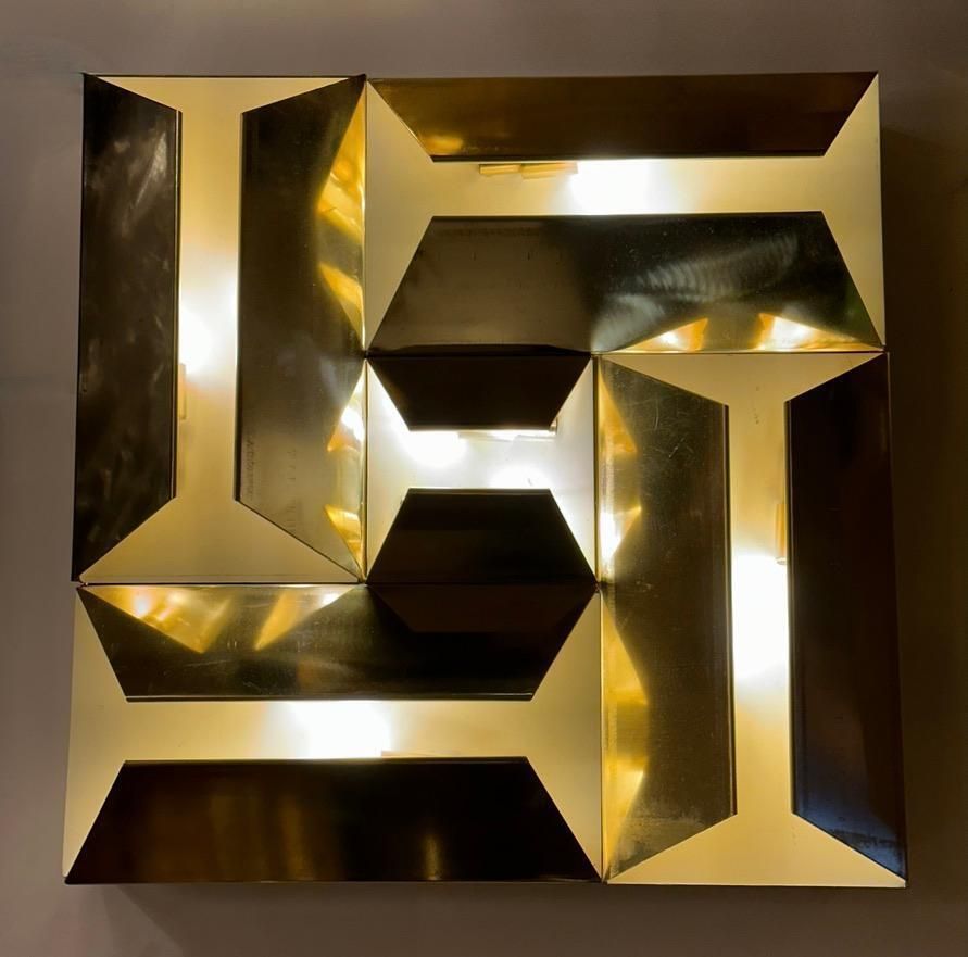 Late 20th Century Pair Of Italian Sculptural Pleated Brass Sconces photo Lighting