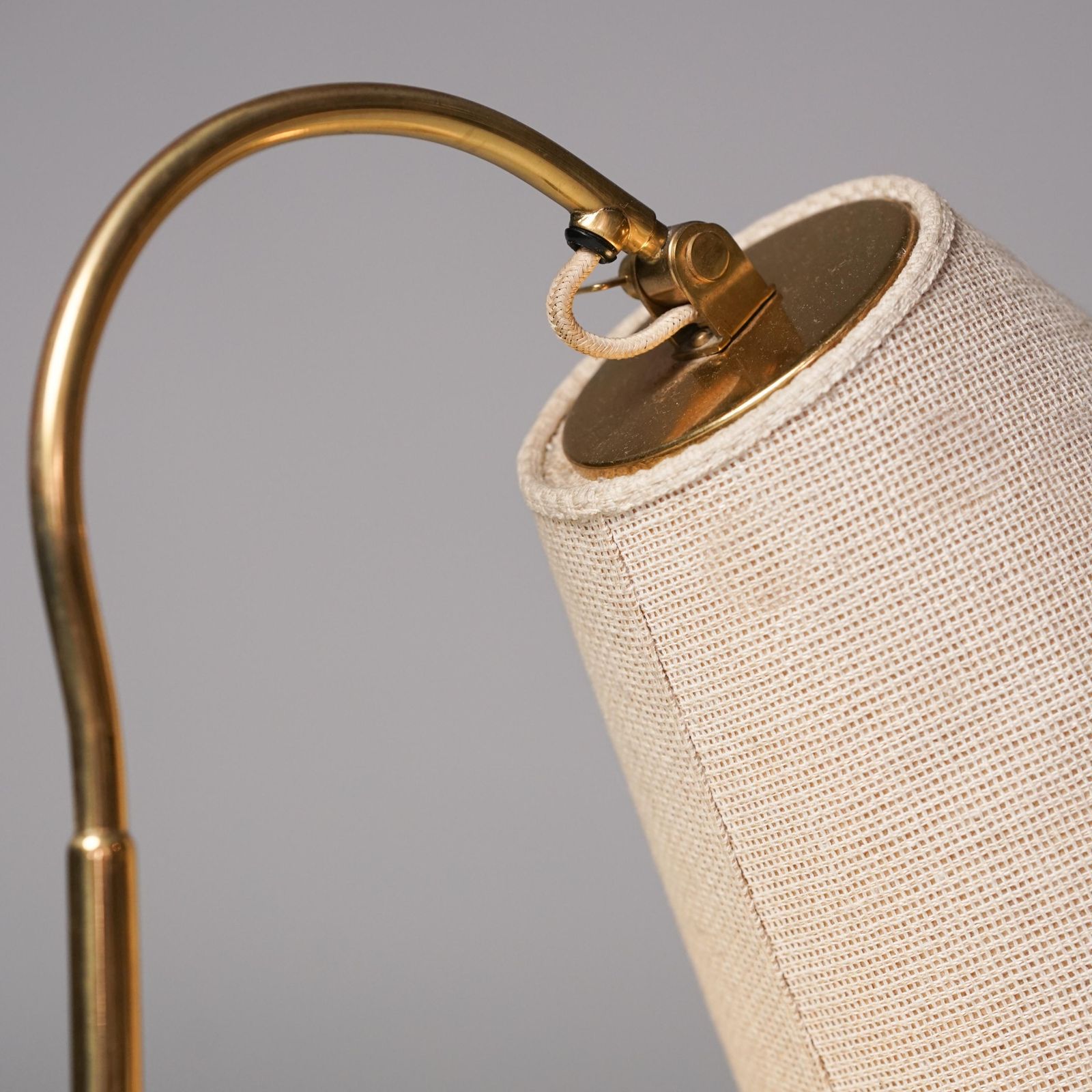 Model 9201 Table Lamp, Paavo Tynell, Taito Oy, 1940/1950s photo vinterior