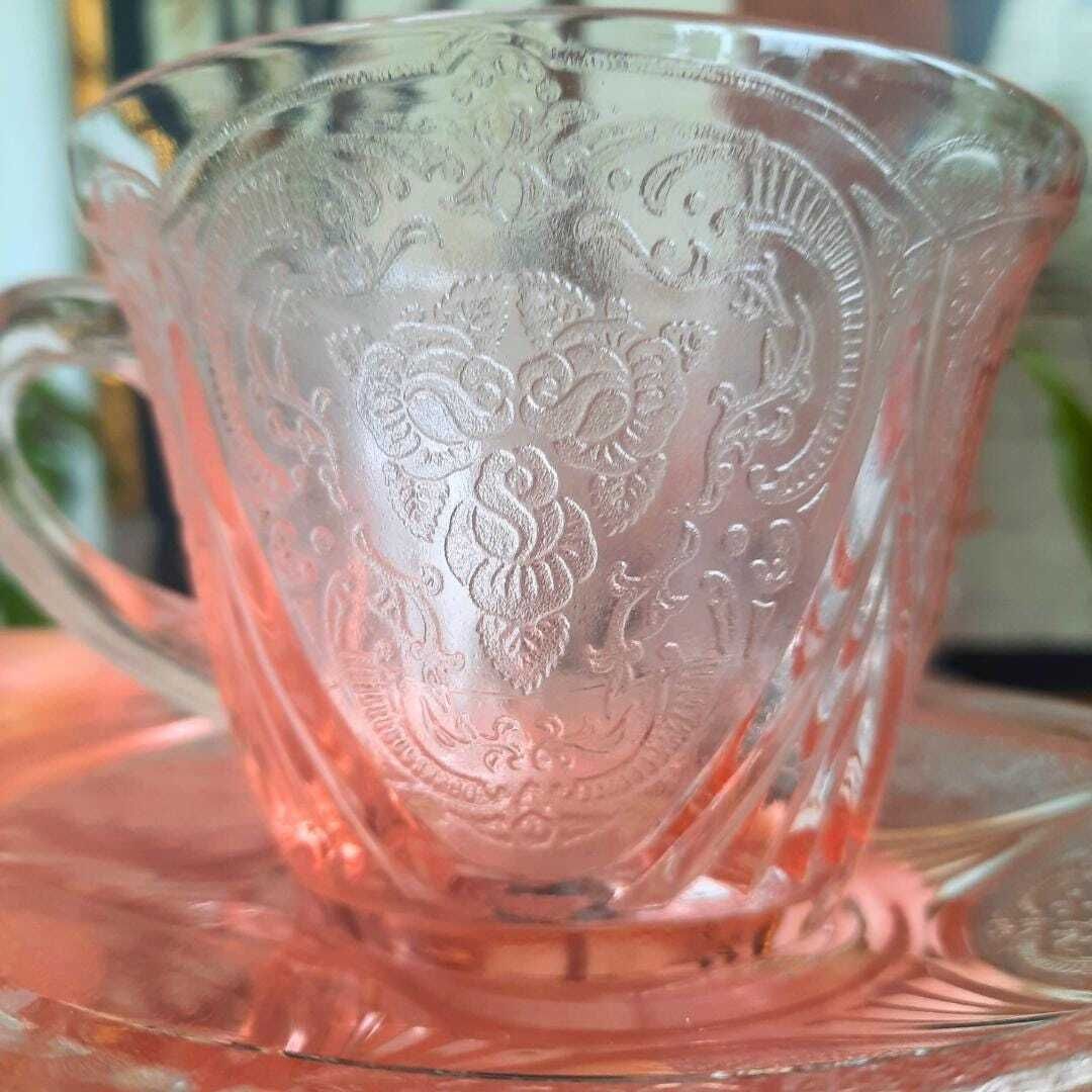 6 Art Deco Pink Pressed Glass Tea Cups And Saucers By Hazel Atlas Royal Lace Pattern photo Home Decor