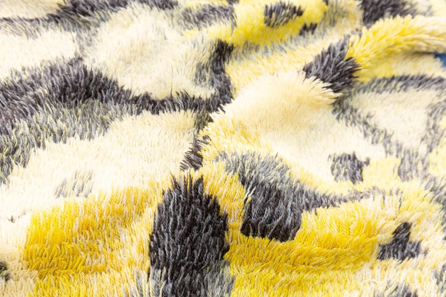 Rya Rug Swedish Vintage Abstract Design photo vinterior