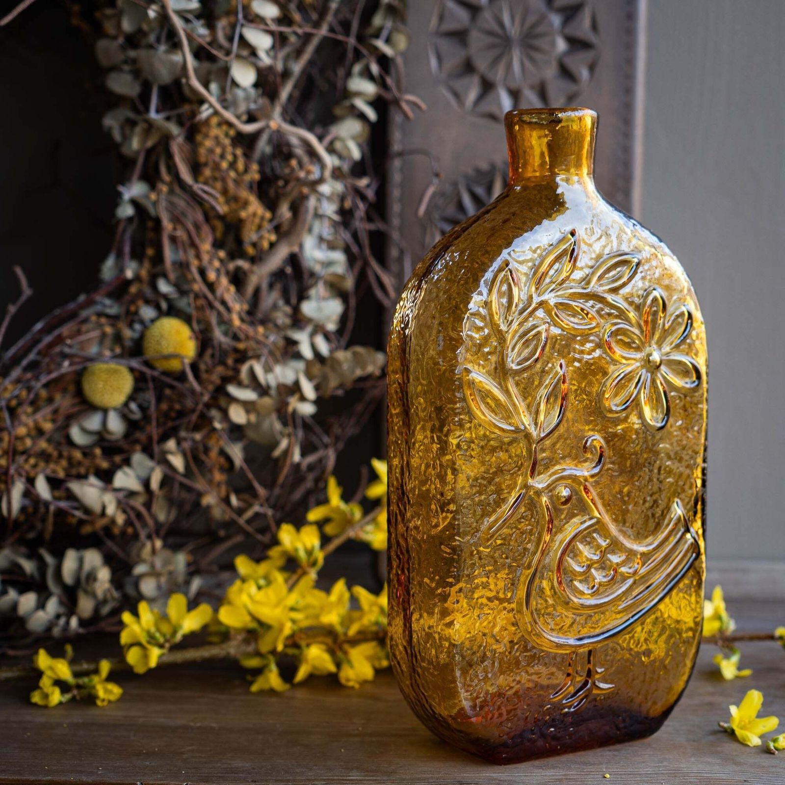 Textured Amber Glass Decanter "Bird Of Peace" By Wayne Husted   Stelvia, Empoli   1960s
