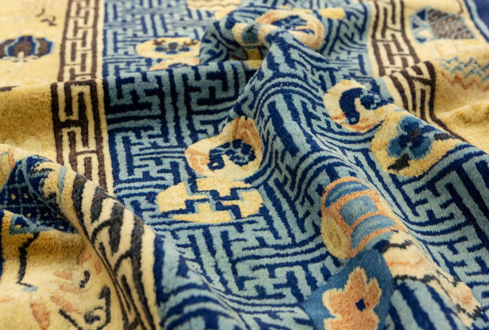 Antique Traditional Chinese Motifs Small Peking Rug, 19th Century photo 2463.0