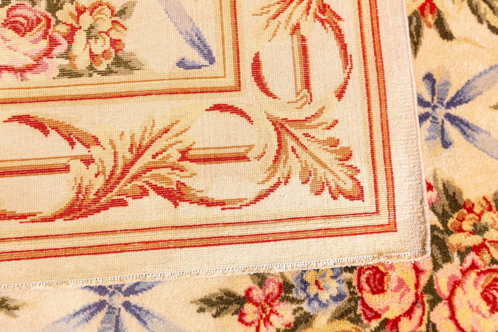 photo furniture European Rug Floral Design Beige Color