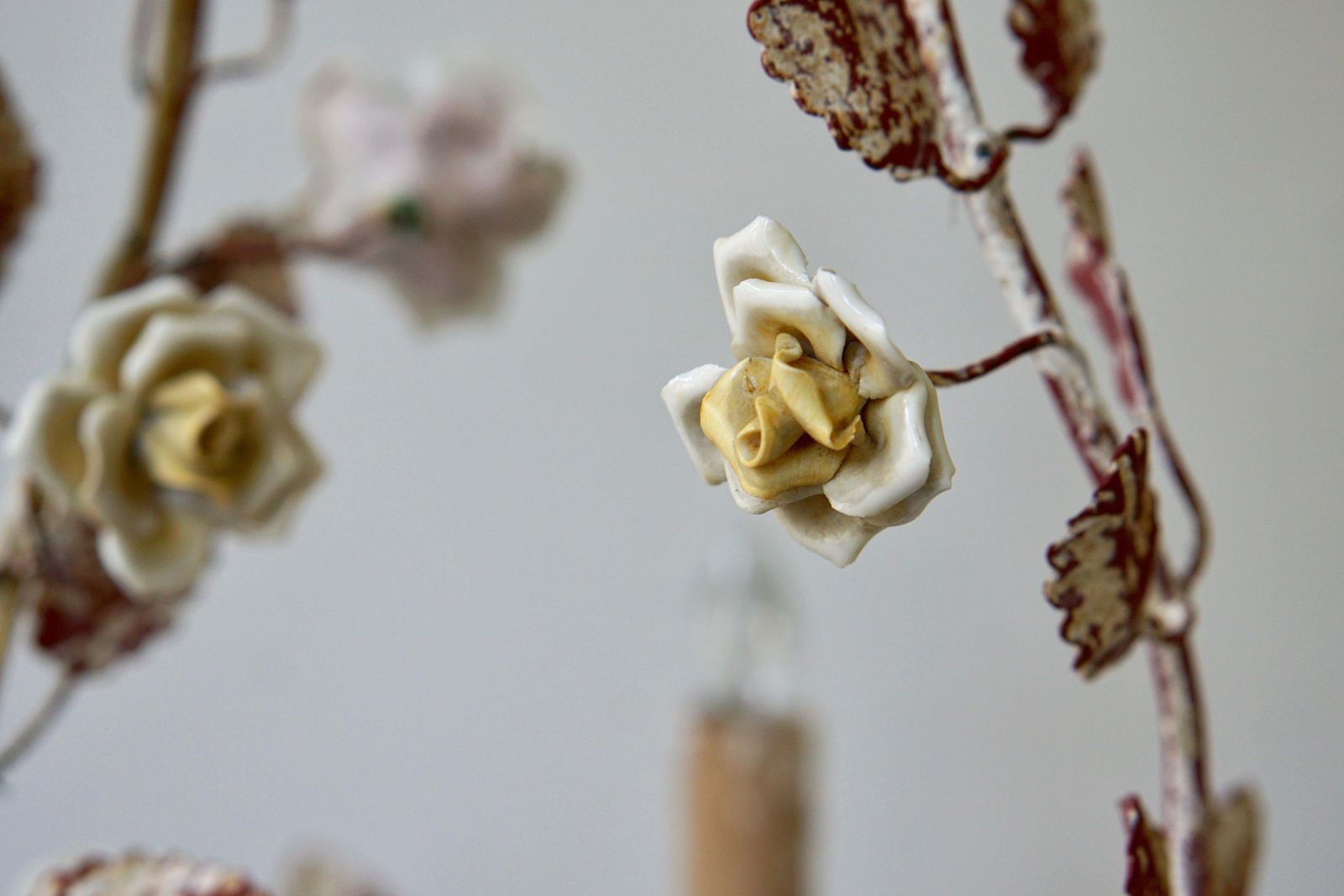 photo for sale Italian Tôle Chandelier With Porcelain Flowers, 1960s