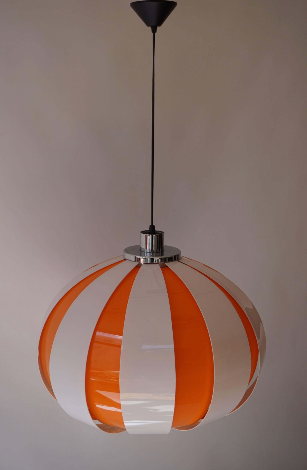Plastic Slats Pendant Lamp photo Lighting