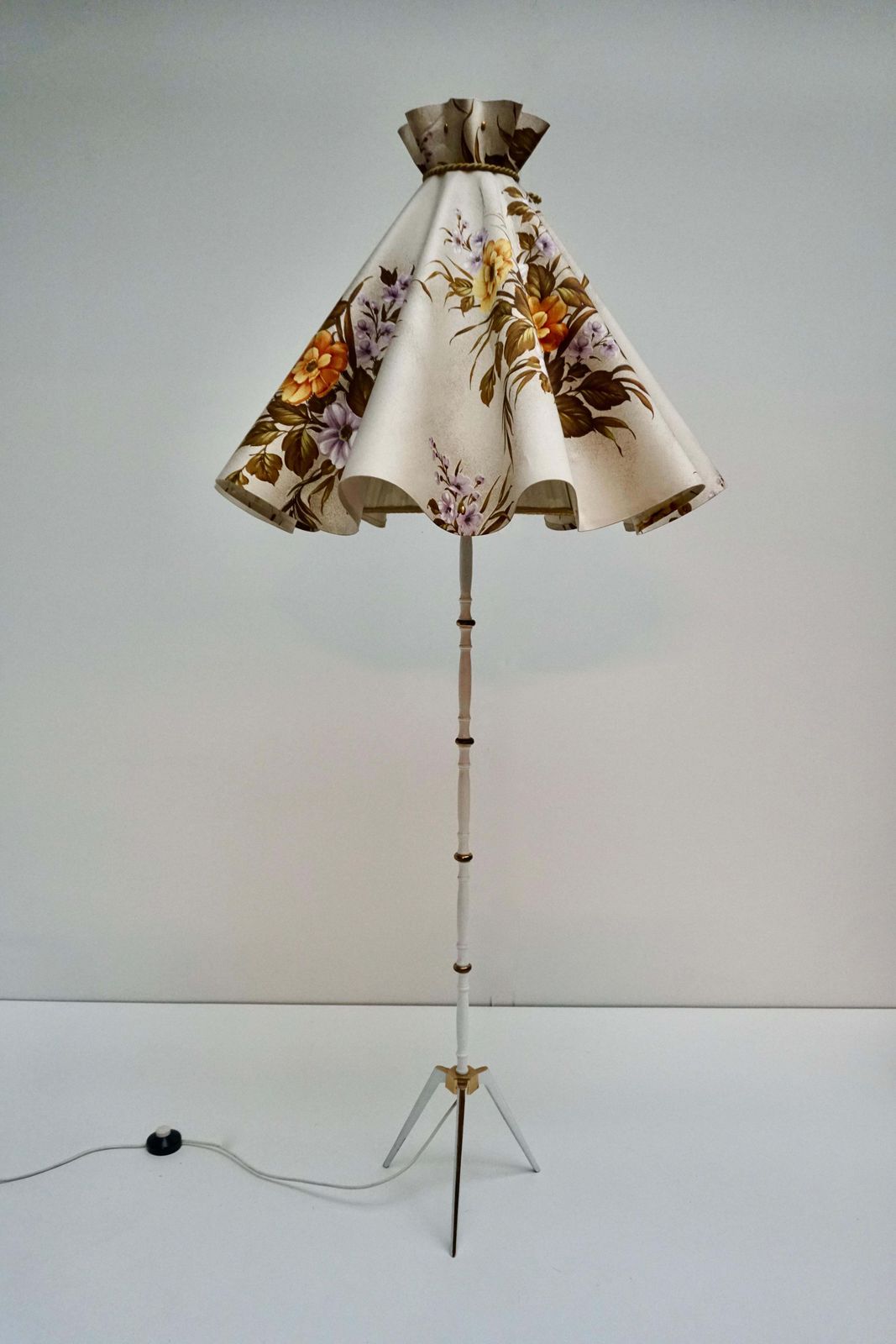 Lighting Midcentury Brass Floor Lamp, Flower Shade, Italy photo