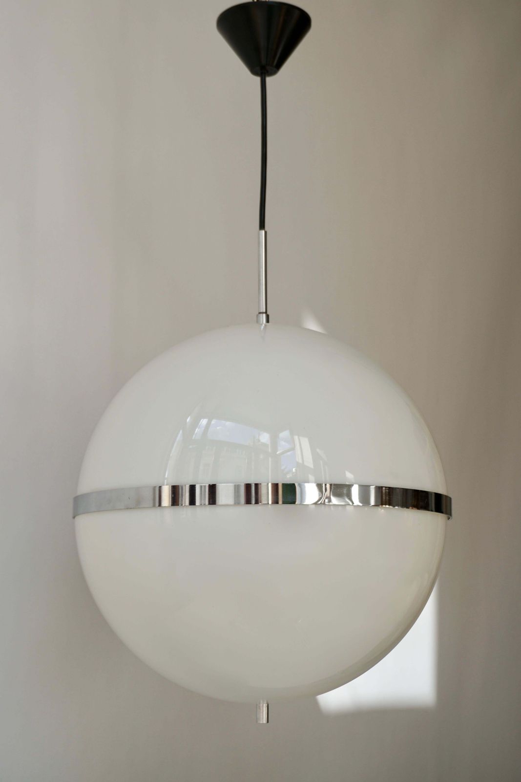 photo for sale Italian Pendant Lamp In White Plastic And Chrome, 1970s