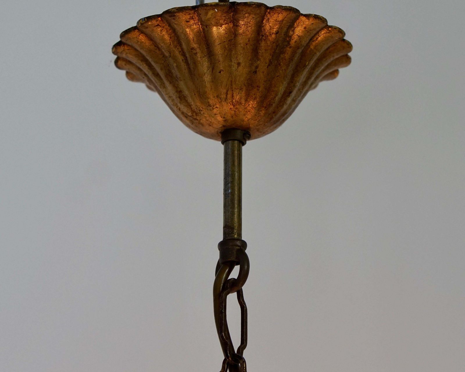 photo furniture Chandelier In Wood And Gilded Metal