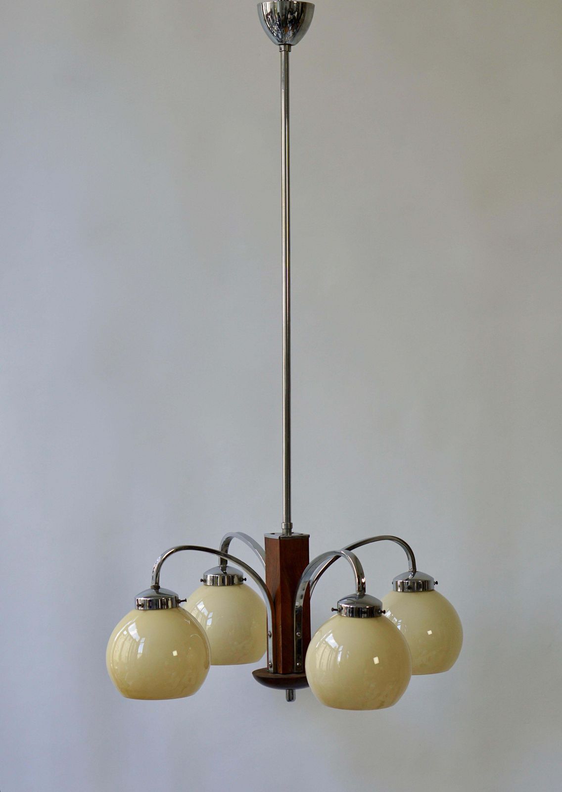 Art Deco Chandelier In Glass And Wood photo 1571.0