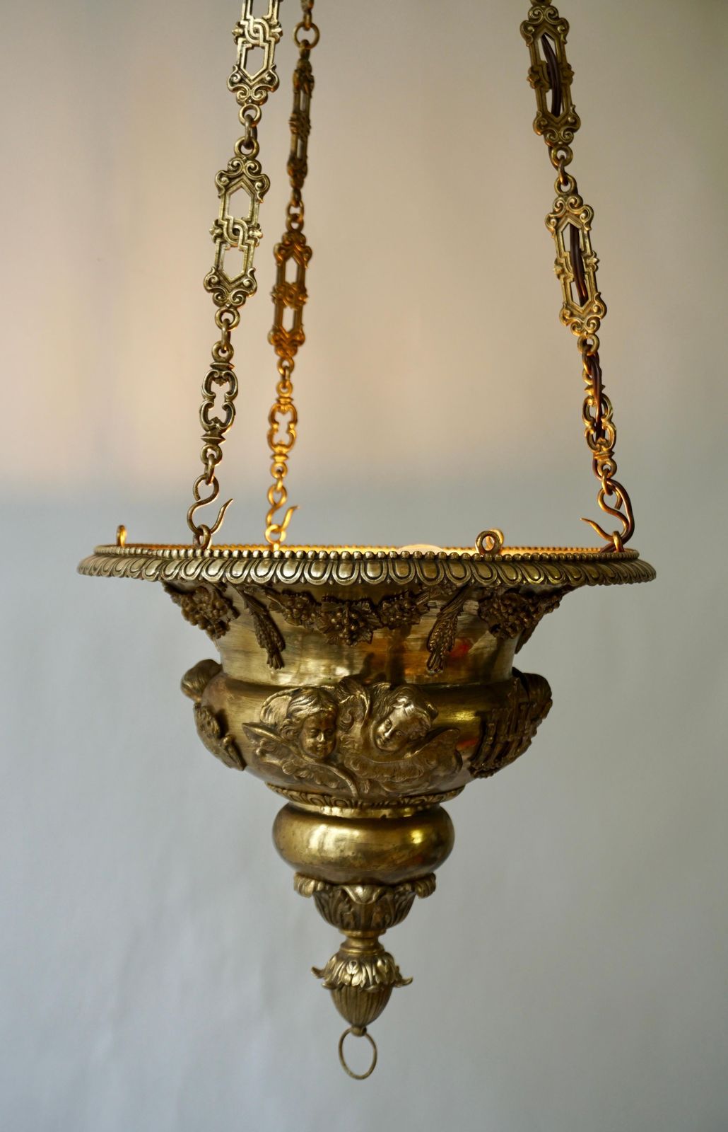 photo vinterior Antique Gothic Revival Chandelier And Church Sanctuary Lamp