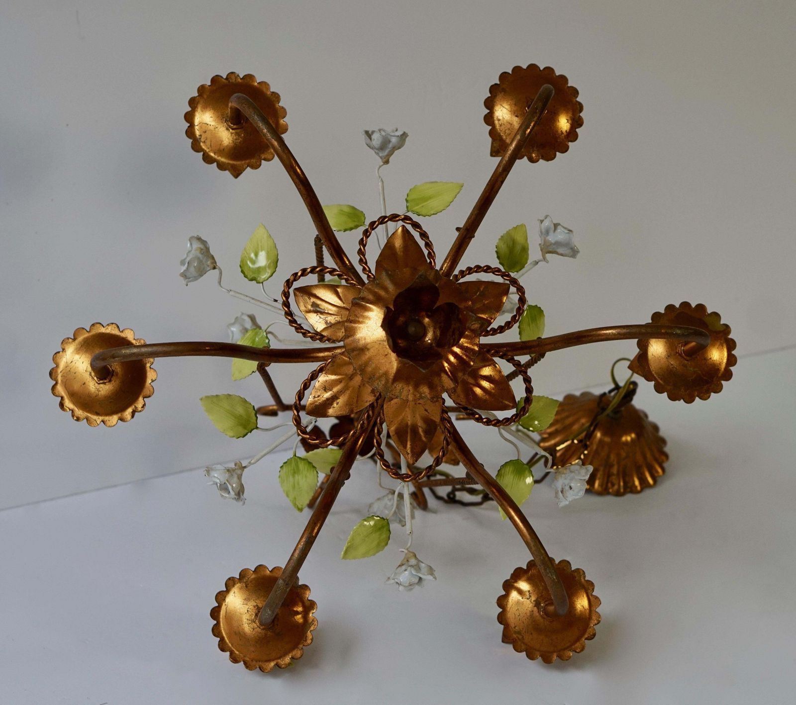 photo vinterior Italian Brass Chandelier With Porcelain Flowers
