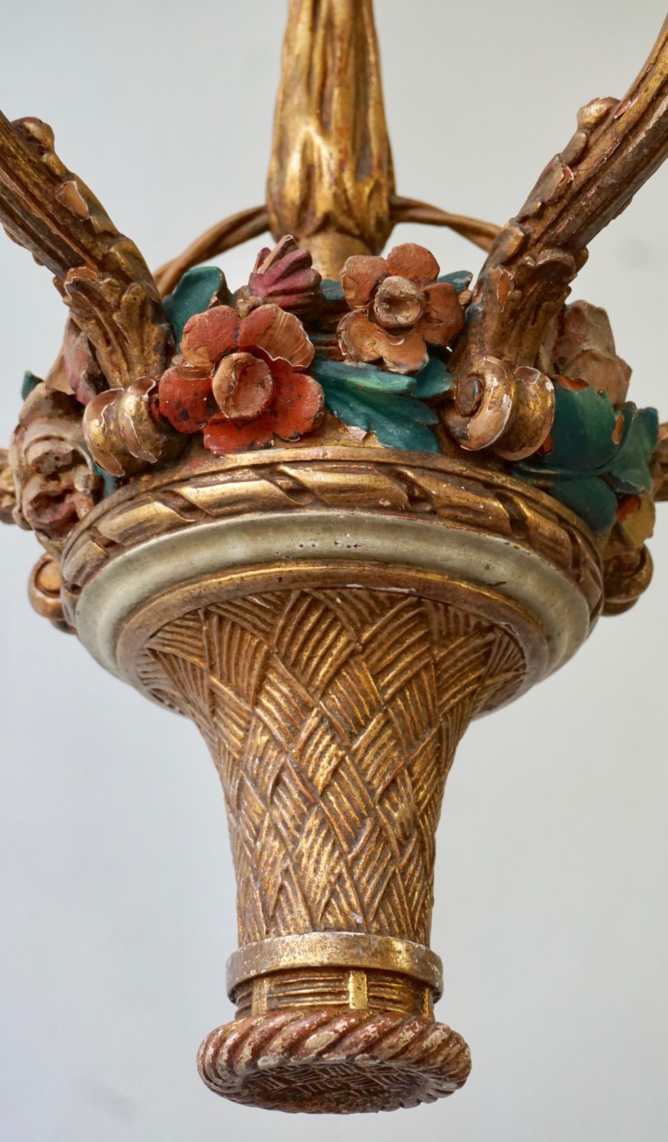 Lighting Italian Giltwood Chandelier With Flowers photo