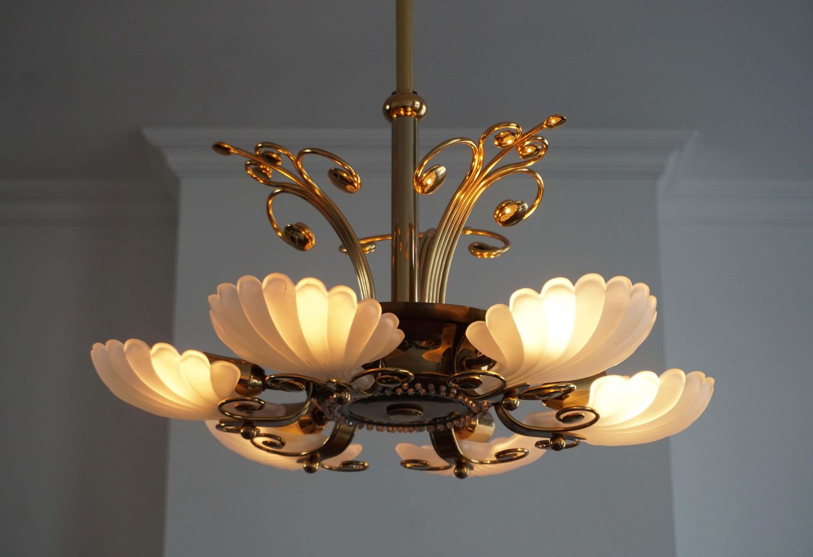 photo furniture Italian Chandelier In Brass With Murano Glass Shells, 1970s