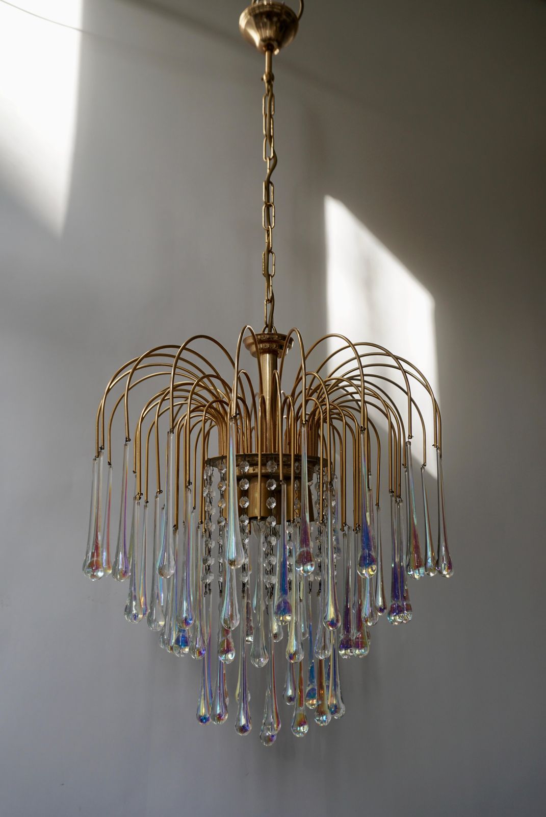 photo vintage Italian Iridescent Murano Crystal Teardrop Waterfall Chandelier, 1950s