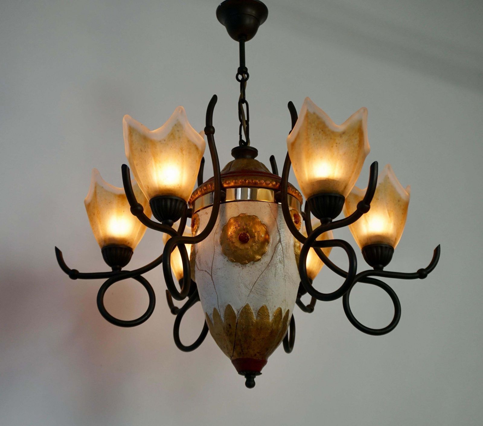 photo furniture Elegant Italian Hollywood Regency Chandelier