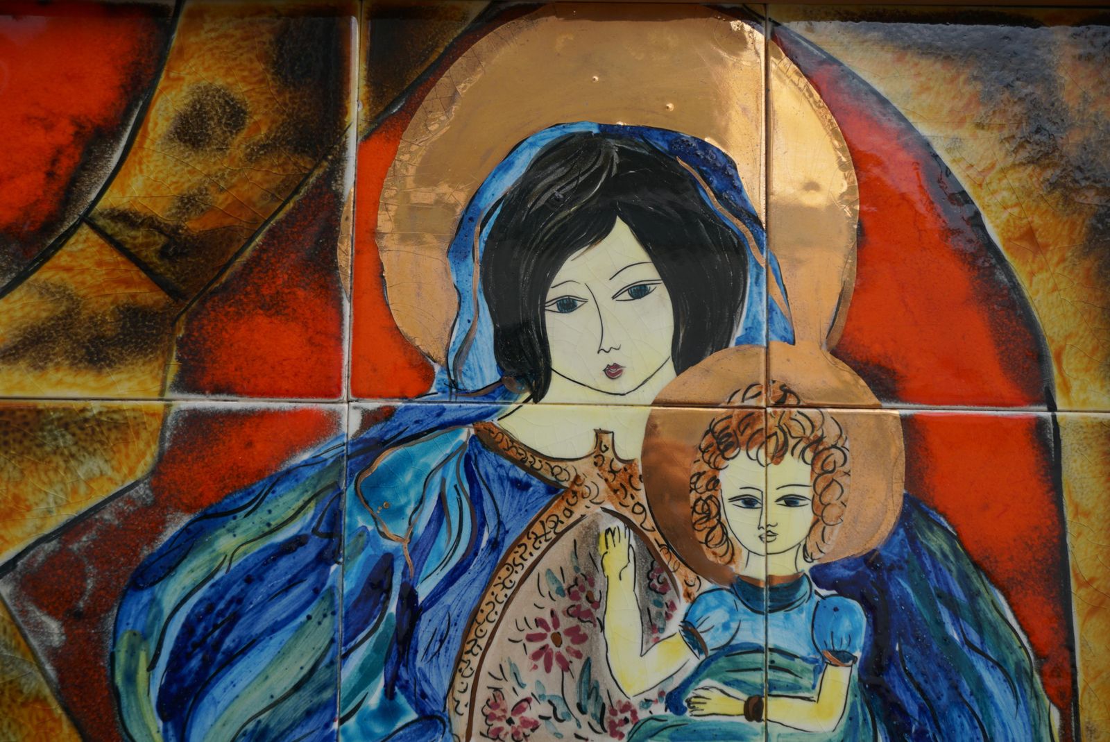 Madonna And Child Ceramic Wall Decoration photo 1868.0
