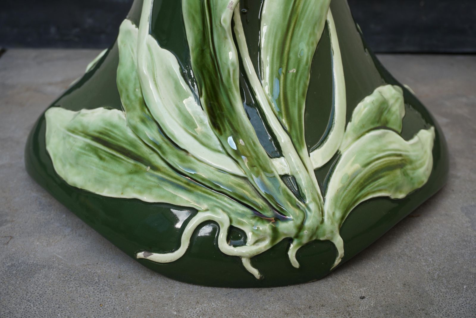photo furniture Art Nouveau Pedestal In Ceramic, In The Massier Style, Circa 1900